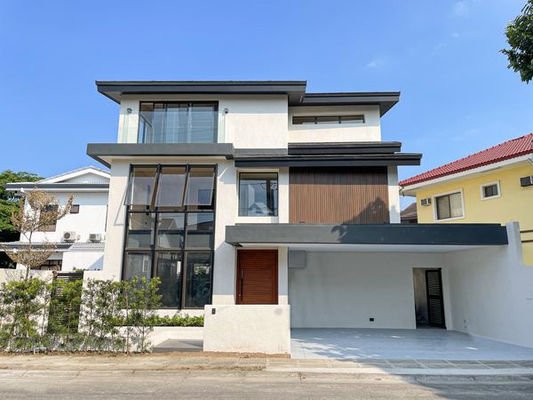 Elegant Modern House and Lot For Sale in Verdana Homes, Binan Laguna photo 1