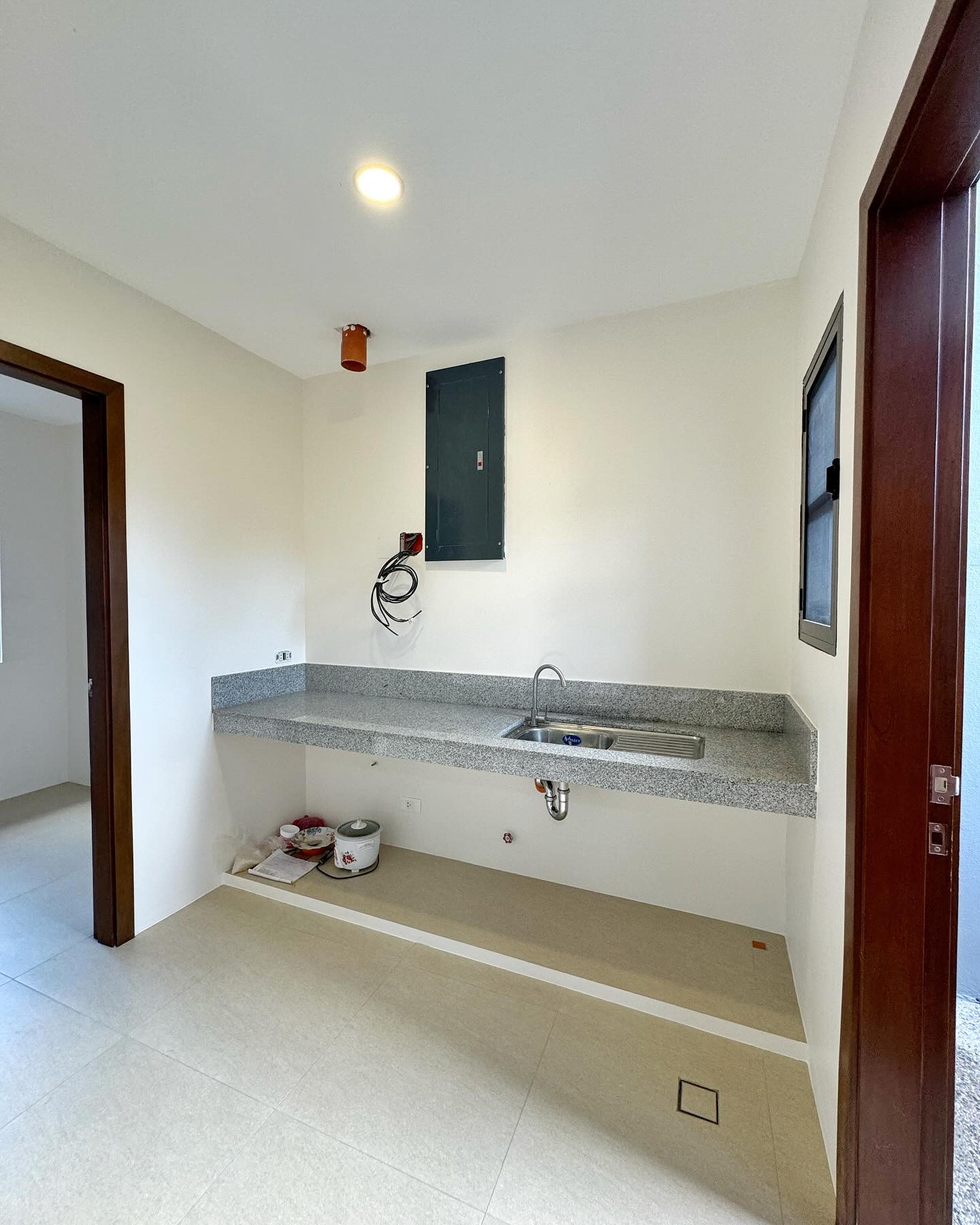 Brand New Modern House for Sale near Filinvest Batasan Hills photo 5