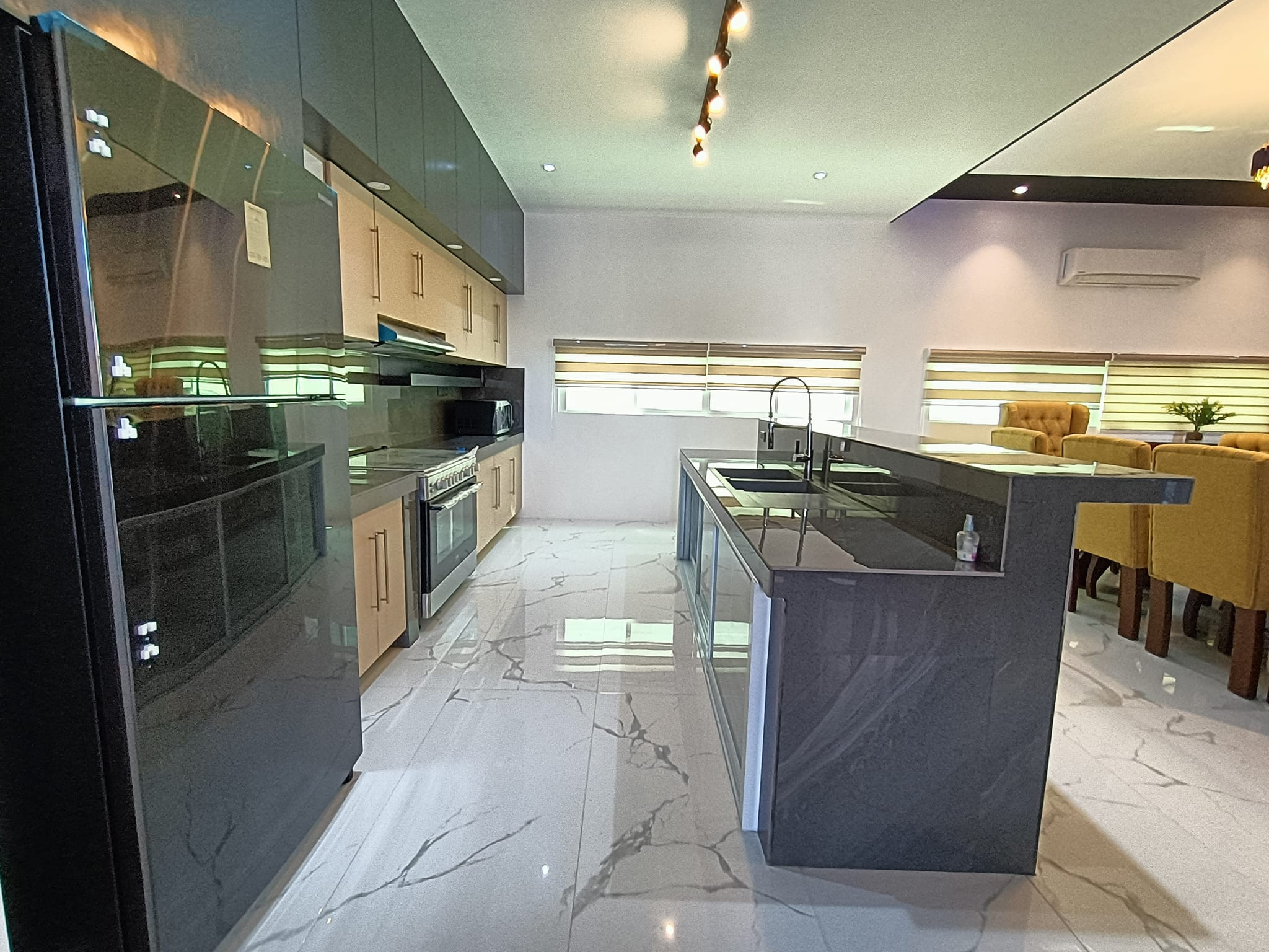 New & Ultra Modern House & Lot photo 4