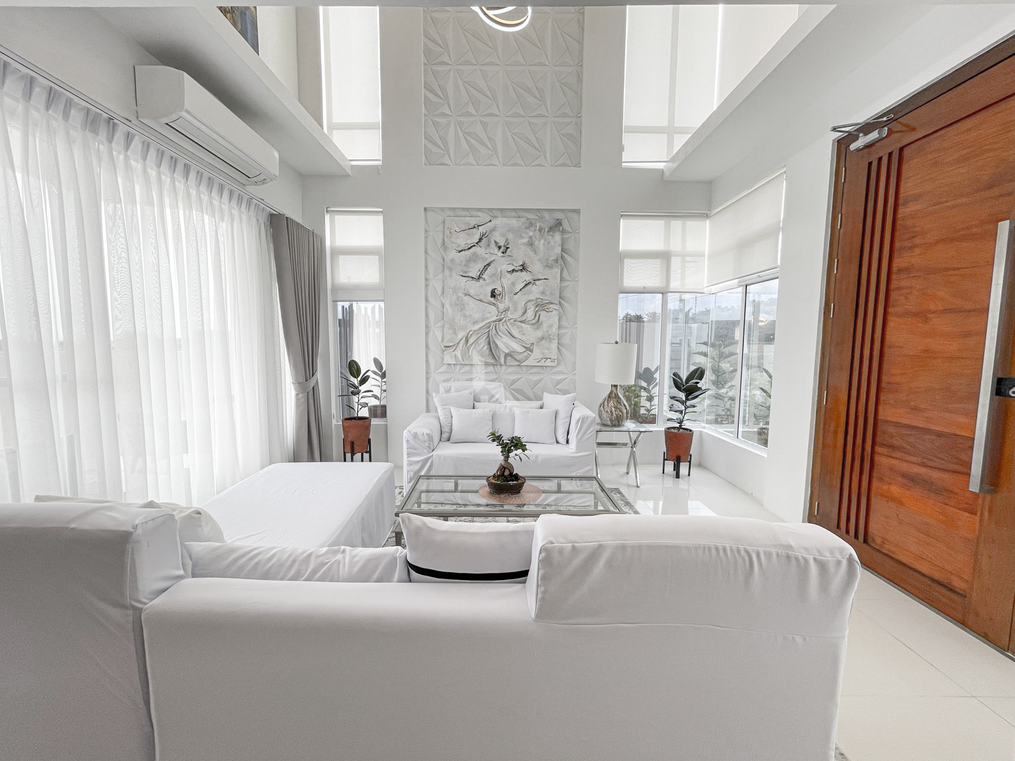 Gorgeous 3 Storey Modern House and Lot For Sale photo 4
