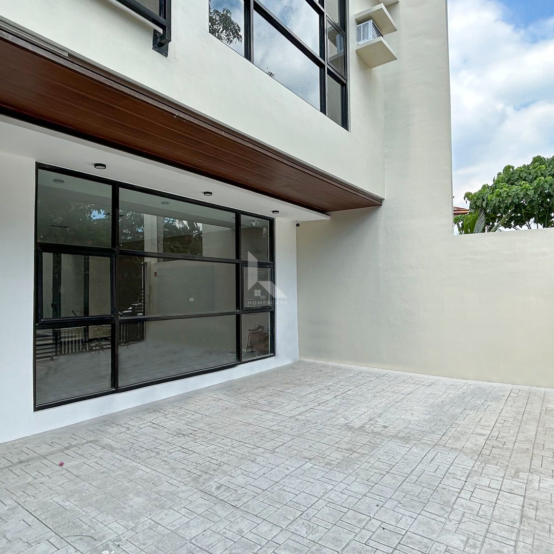 Notable Modern Duplex House with Pool in Antipolo Valley photo 2