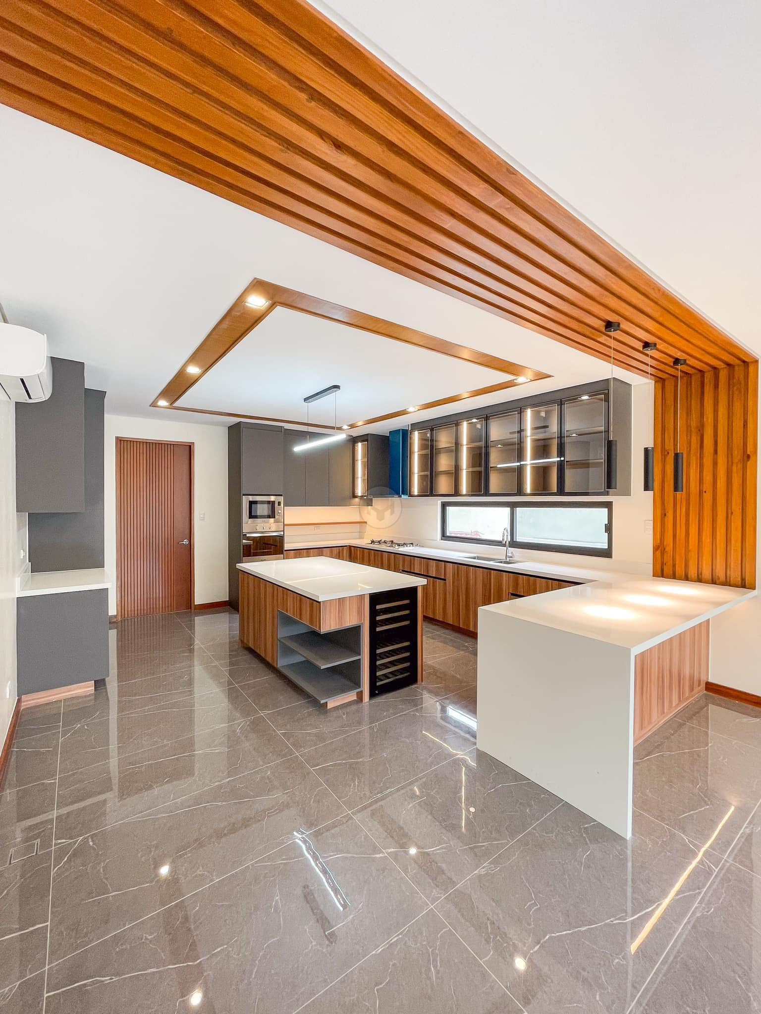 An Outstanding 6 Bedroom Home for Sale in Ayala Alabang Village photo 3