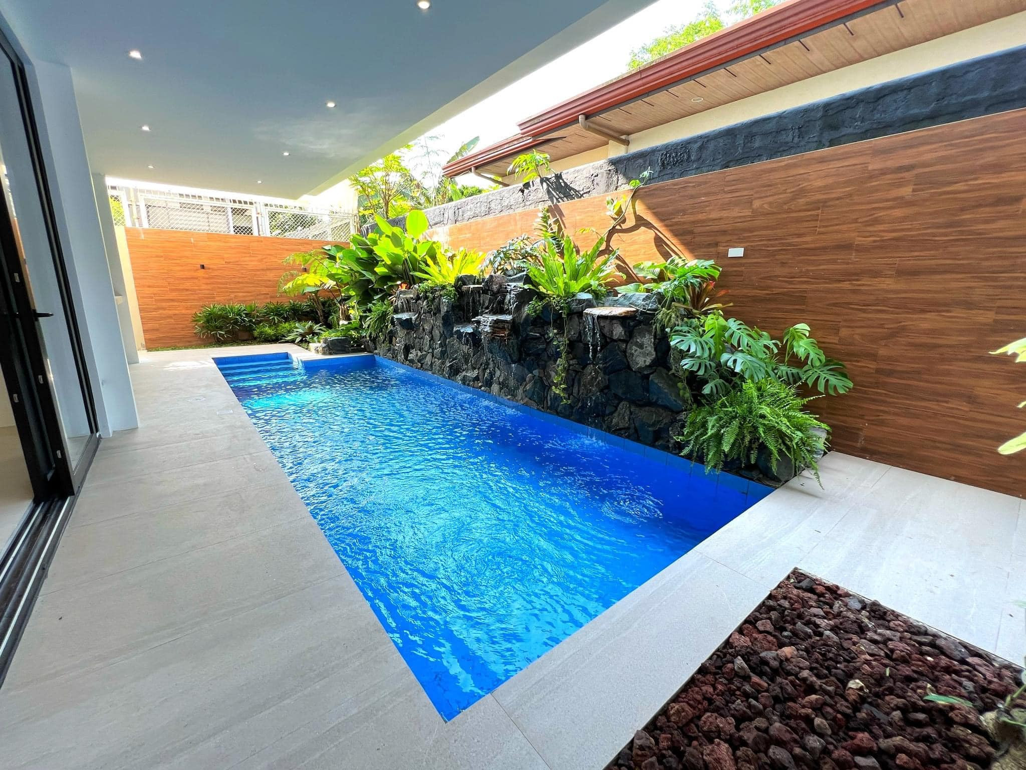 A Luxurious Brand New House and Lot for Sale in Capitol Golf Hills Subd photo 2