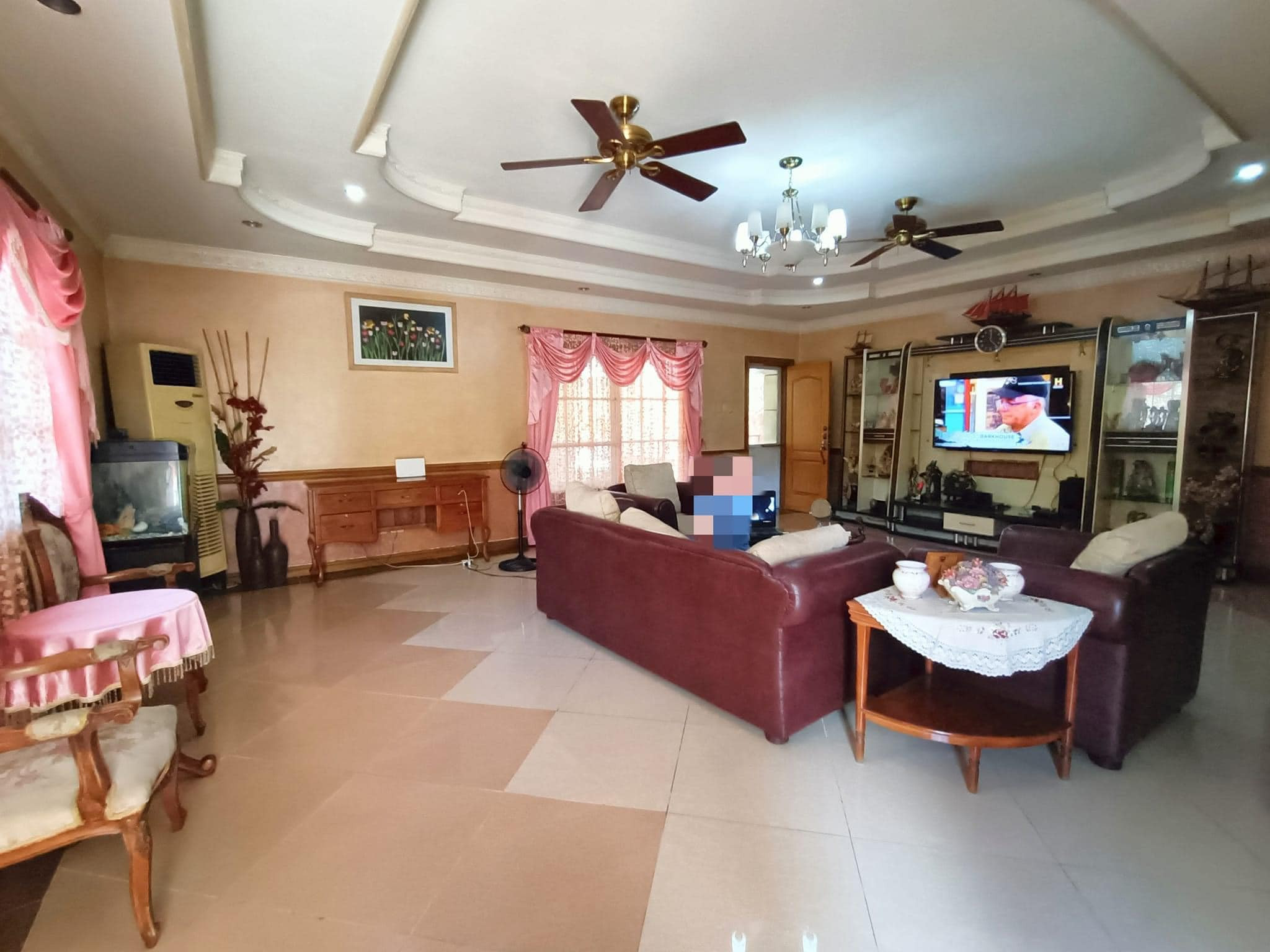 FOR SALE BUNGALOW HOUSE WITH HUGE GARDEN & RESORT TYPE POOL IN ANGELES CITY photo 5