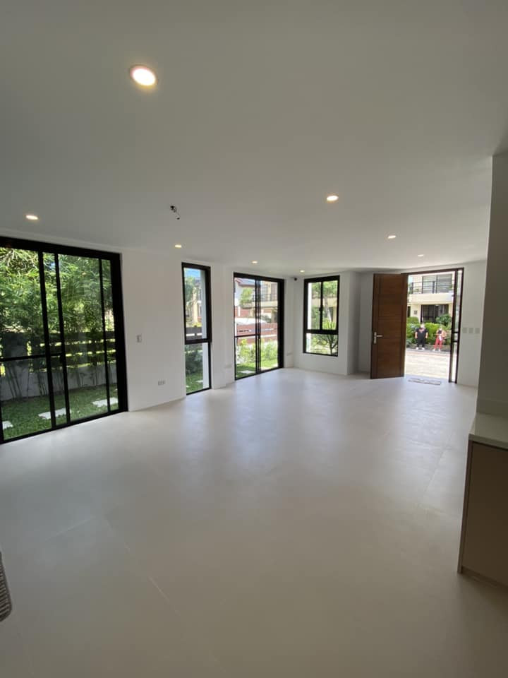 Newly Built Modern House and Lot in Pramana Residential photo 2