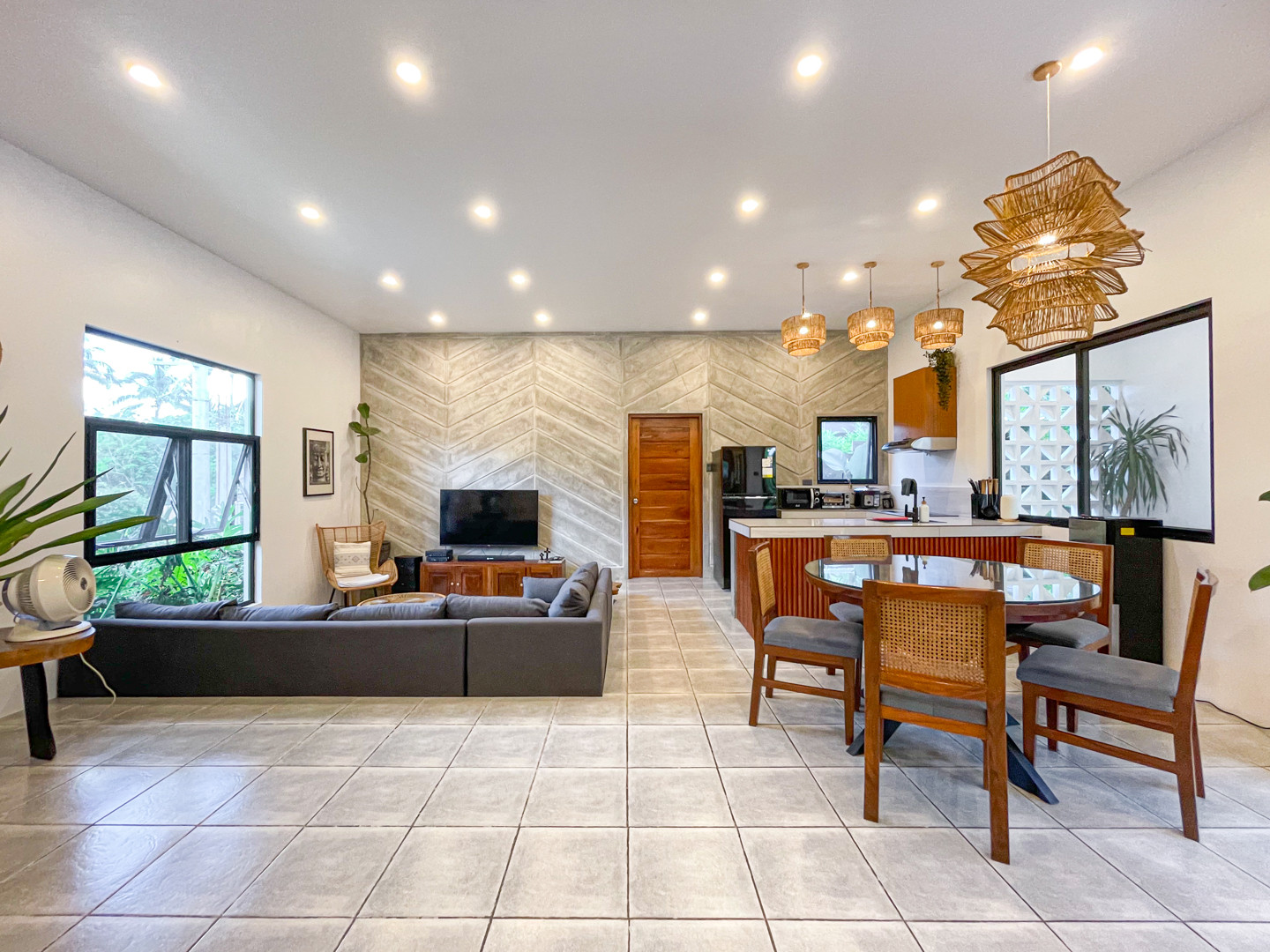 Cozy Luxury Farmhouse For Sale in Alfonso, Cavite photo 4