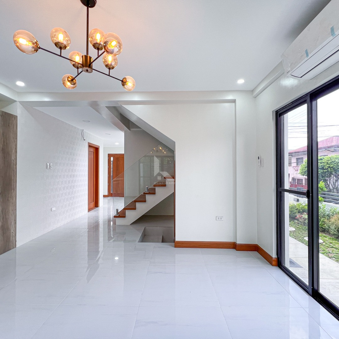 Vast Single Attached Modern House and Lot for Sale photo 3