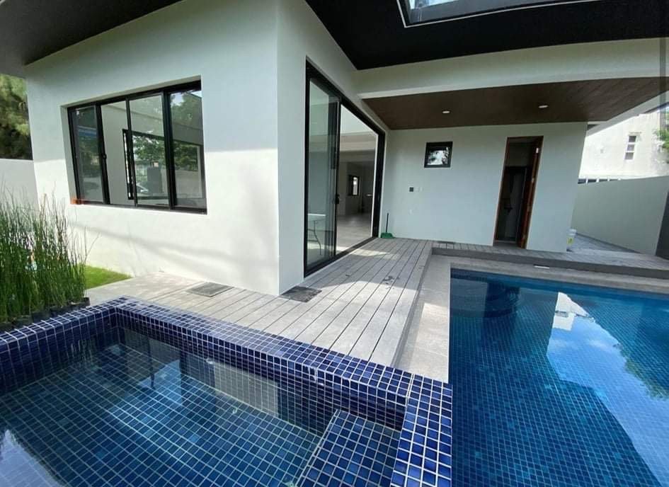 HOUSE AND LOT FOR SALE VISTA REAL VILLAGE photo 2