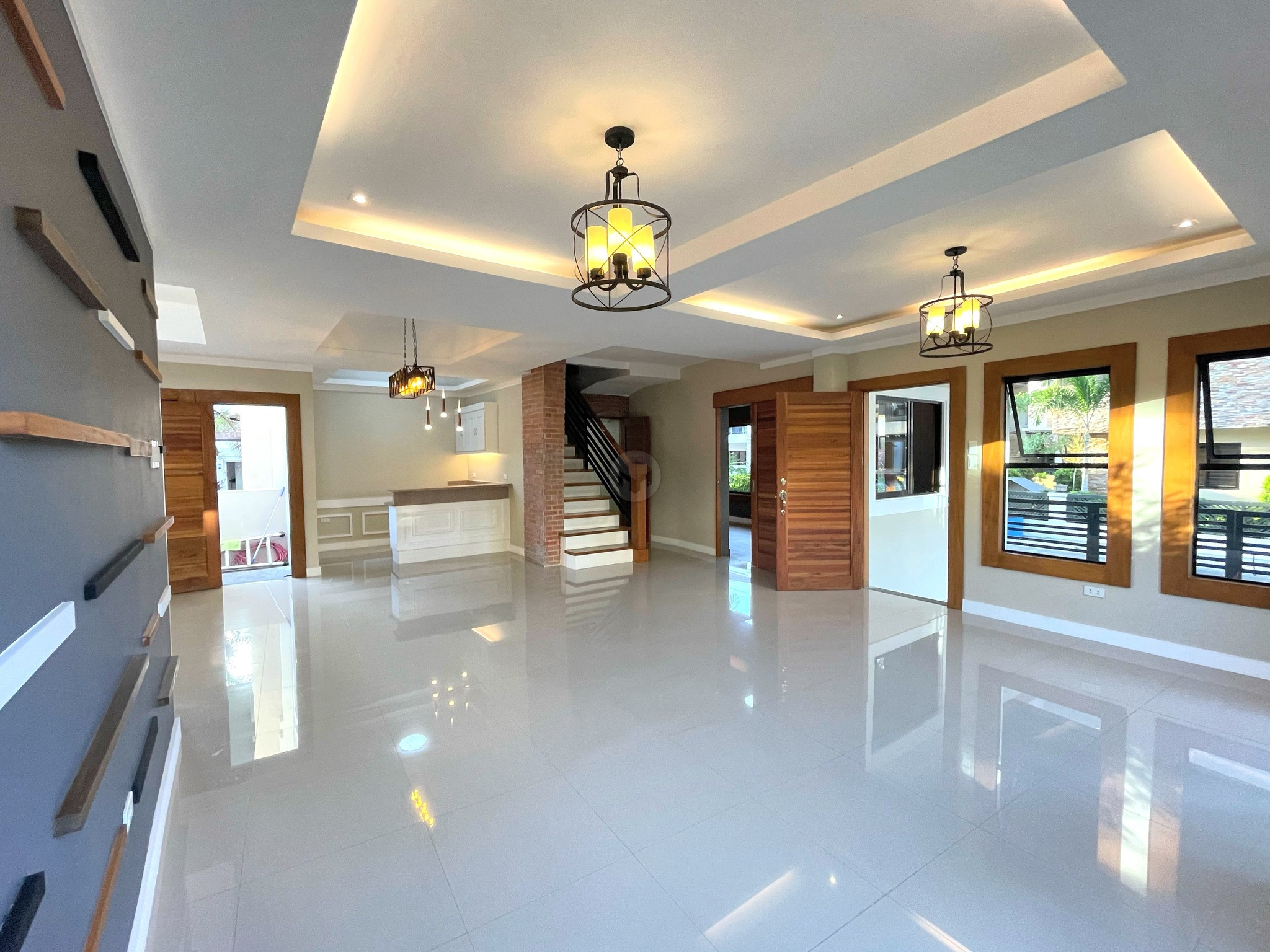 Attractive Homey House and Lot for Sale photo 4