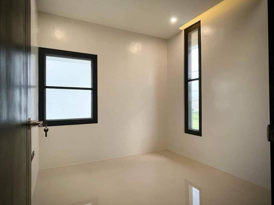 Brandnew 2 Storey-4 Bedrooms Modern Inspired House and Lot for Sale photo 5