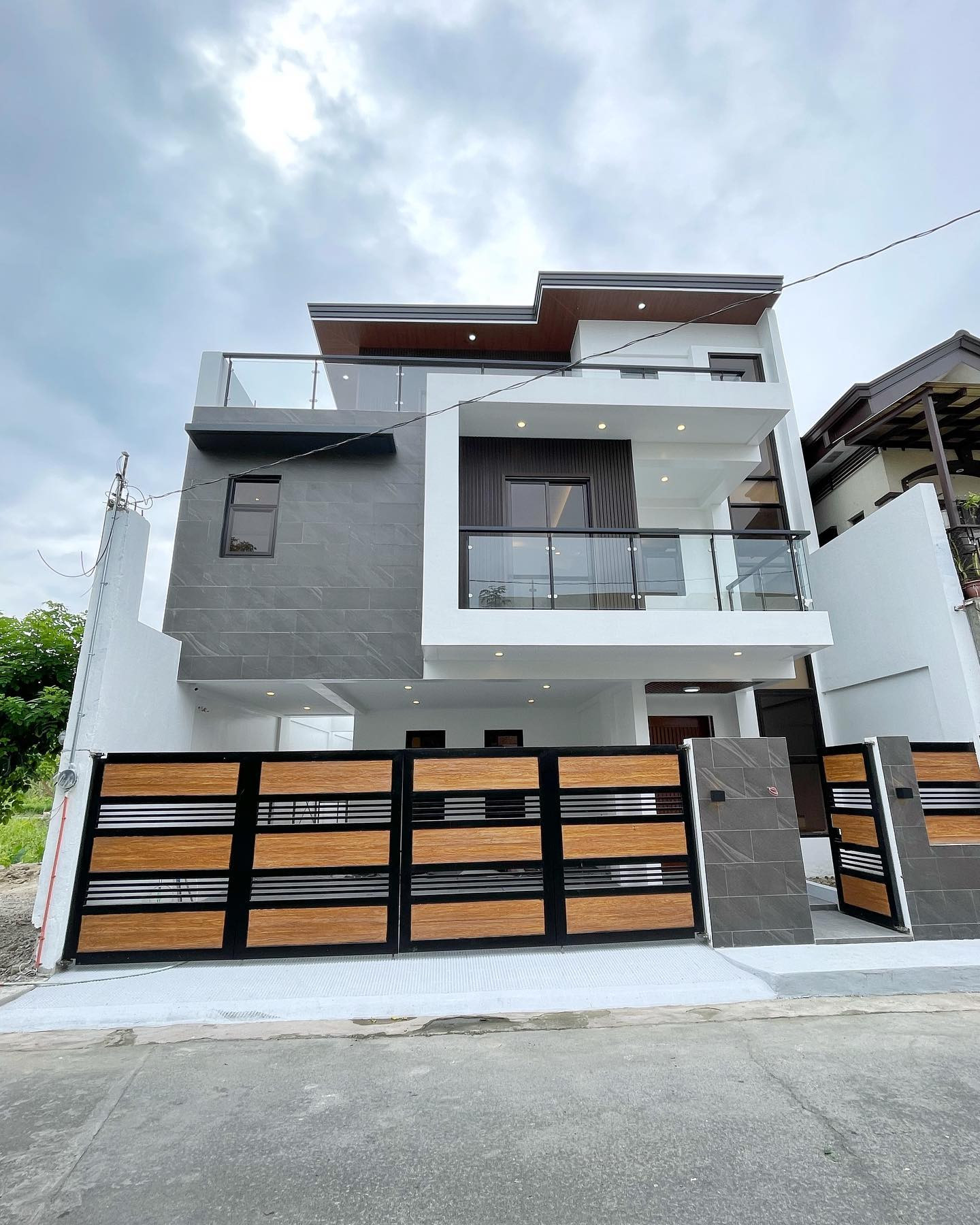 Beautiful Brand New 3-Storey House for Sale in Greenwoods photo 1