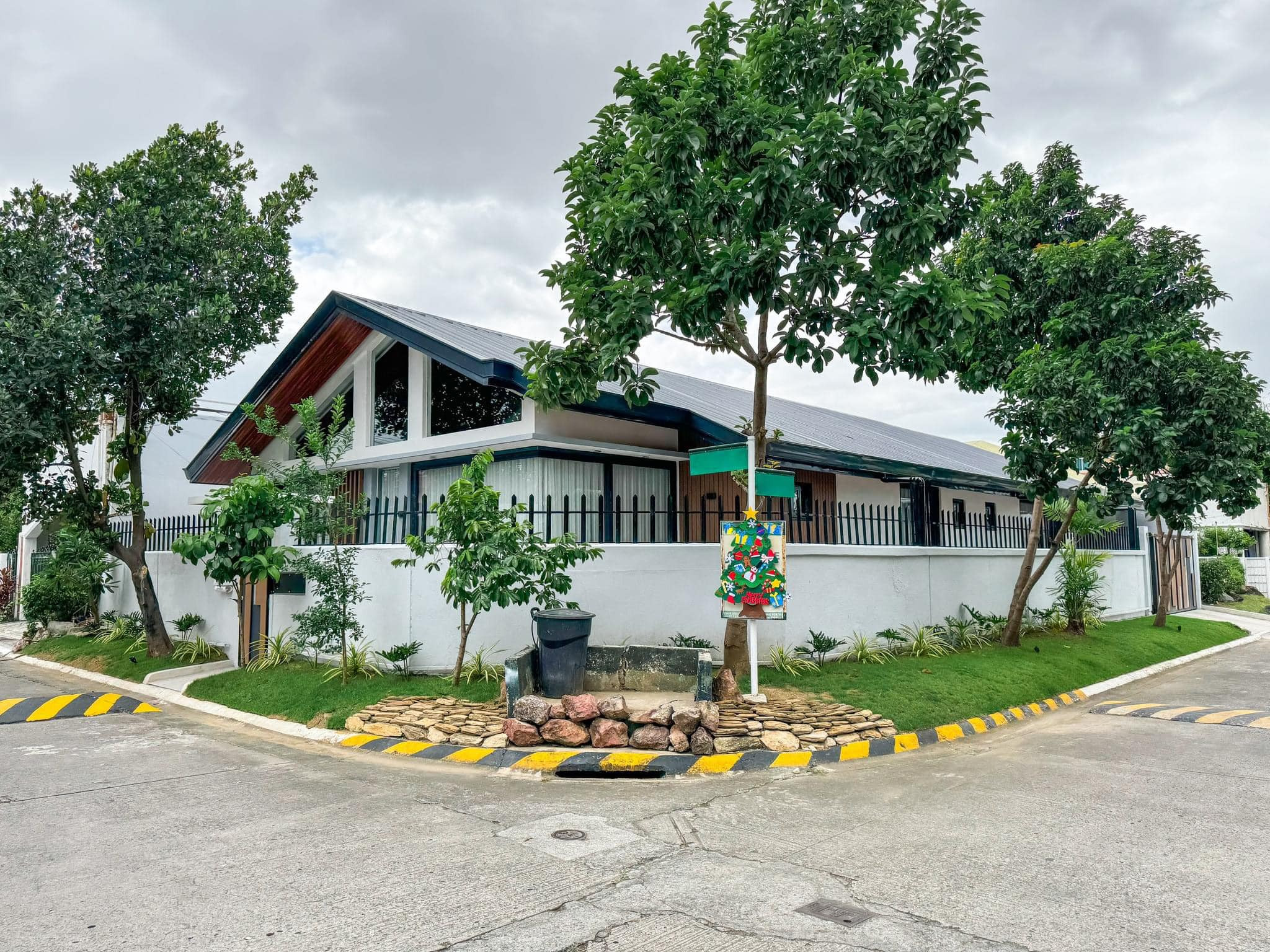 A Modern 4 Bedroom Smart Home for Sale in Parañaque photo 1