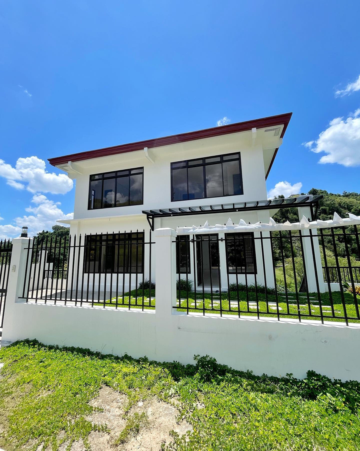 Tri-level Brand New Modern House and Lot for Sale photo 1