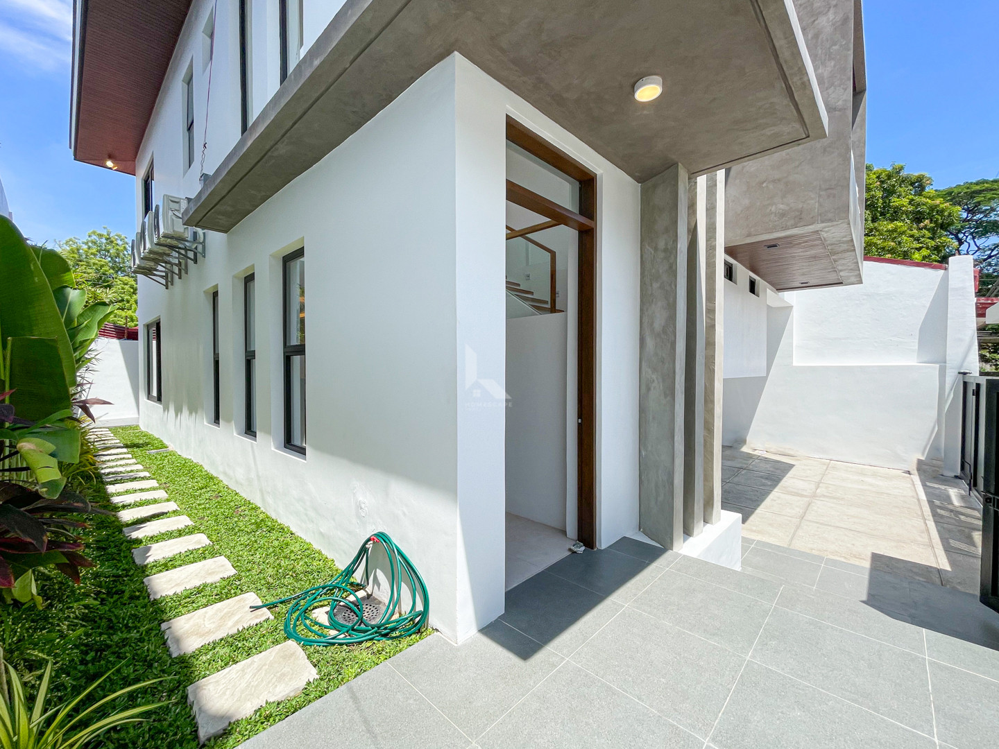 Notable Modern Contemporary House and Lot For Sale photo 2