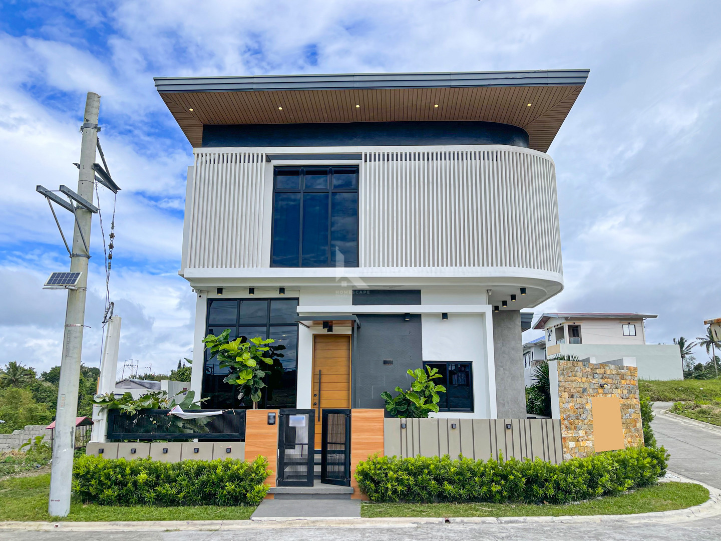 Magnificent Modern Tropical Vacation Home For Sale in Tagaytay photo 1