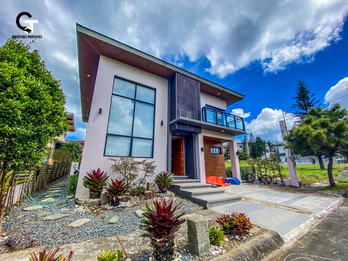 Two Storey Tagaytay Modern Vacation House and Lot photo 1