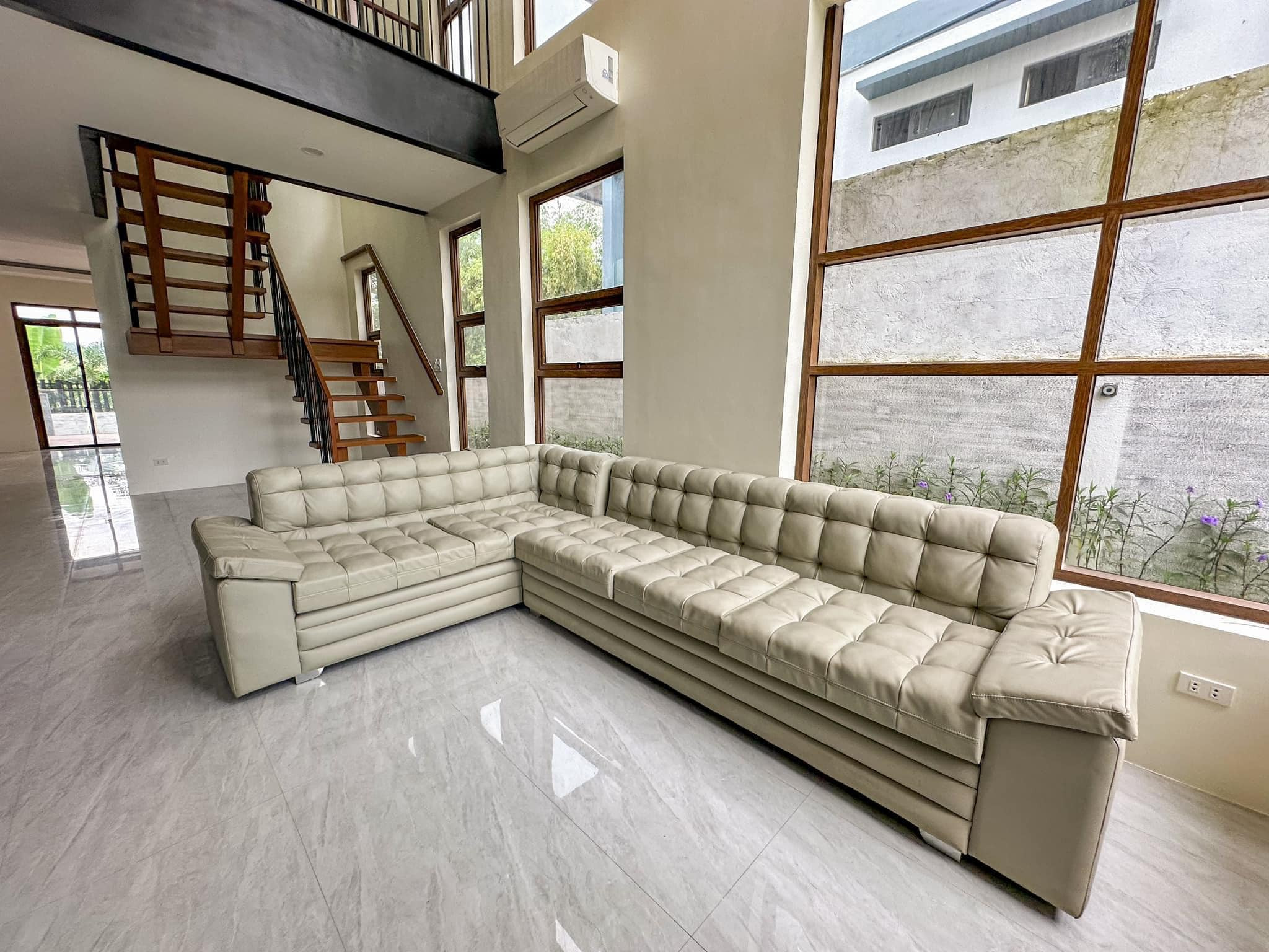 A Magnificent Modern Tropical House and Lot for Sale photo 4