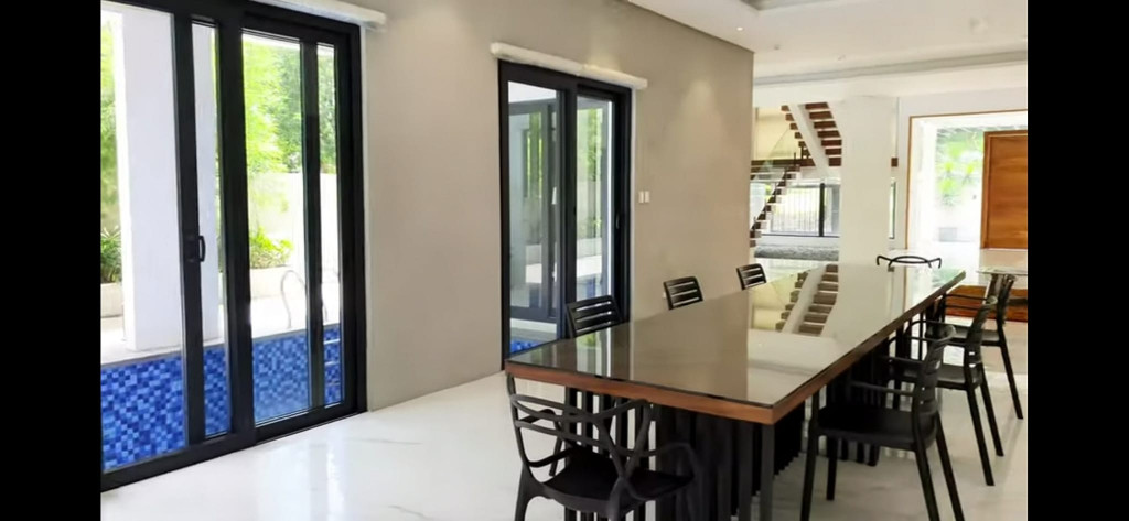 An Elegant 5 Bedroom Home for Sale in Manila Southwoods photo 4