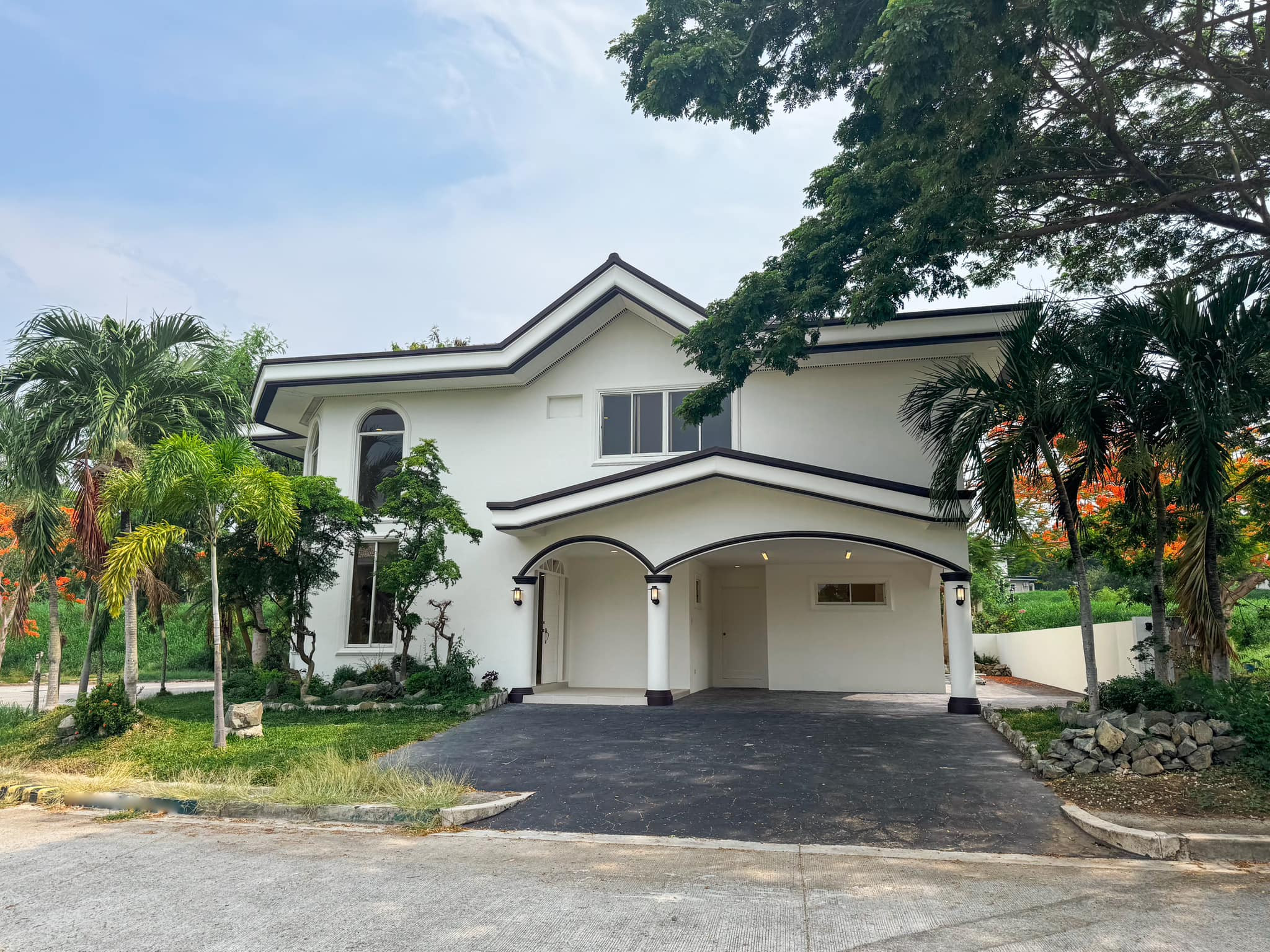 A Stellar 5 Bedroom House and Lot for Sale in San Pedro, Laguna photo 1