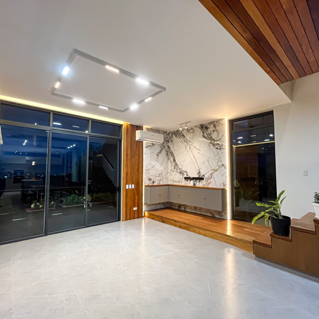 Multi-Level Modern Asian Home with Unobstructed City View and Lake View For Sale photo 5