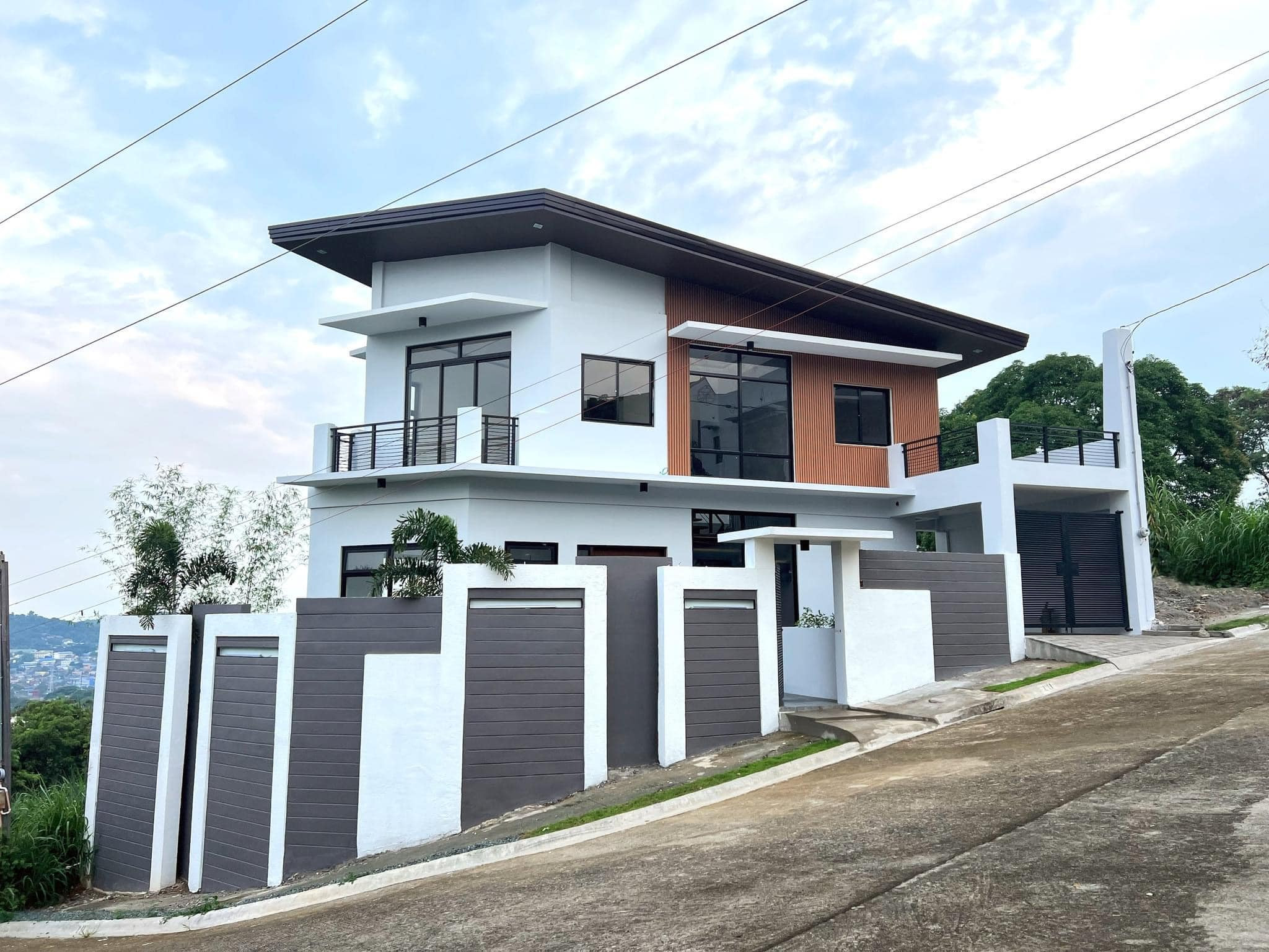 A Beautiful House and Lot for Sale photo 1