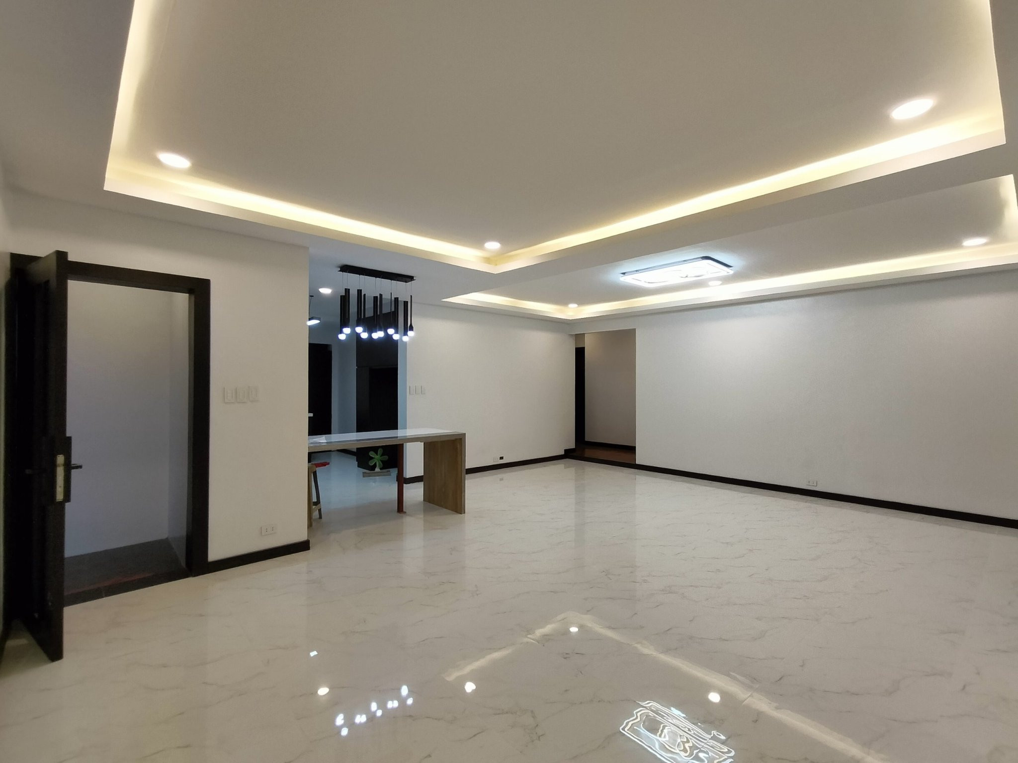 Modern Corner Bungalow For Sale photo 3