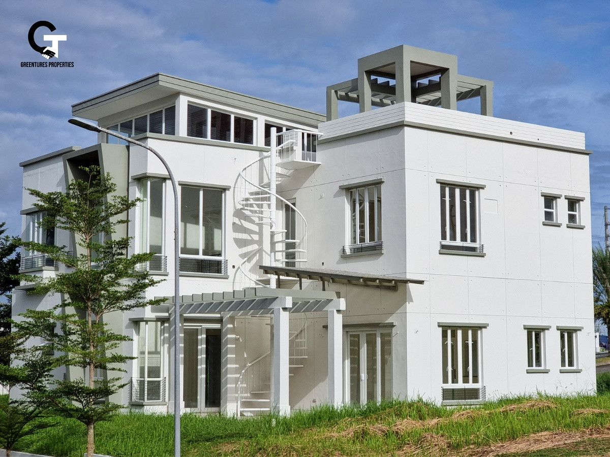 Modern High Ceiling American House and Lot Design with Mt. Makiling Balcony photo 2