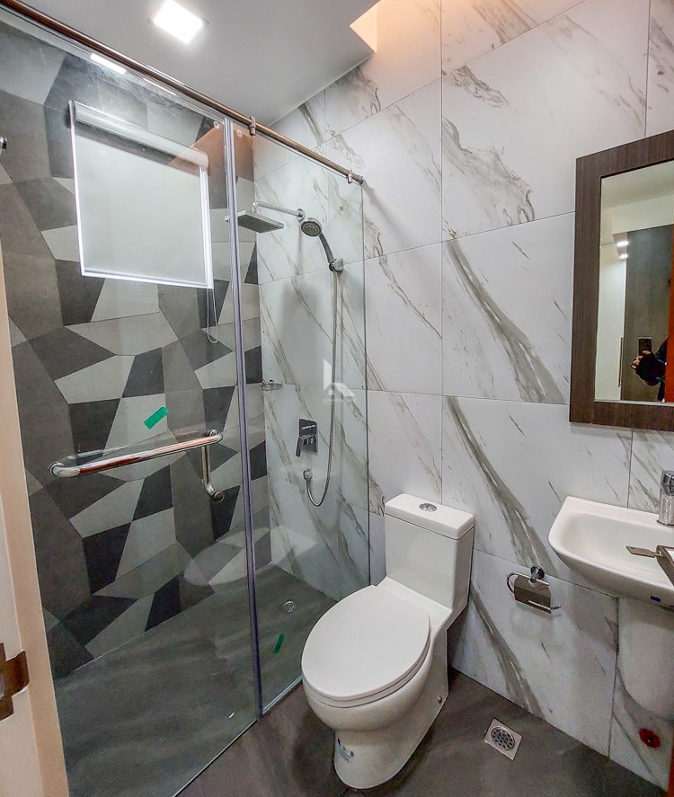 High End 2 Storey Duplex Unit in Montevista Heights, Taytay Rizal photo 5