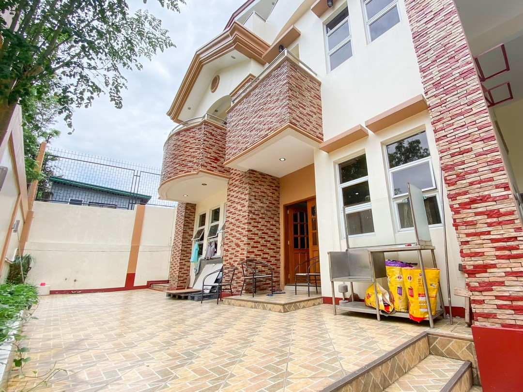 Inside of a Gleaming House and Lot in Heroes Hill, Quezon City photo 1