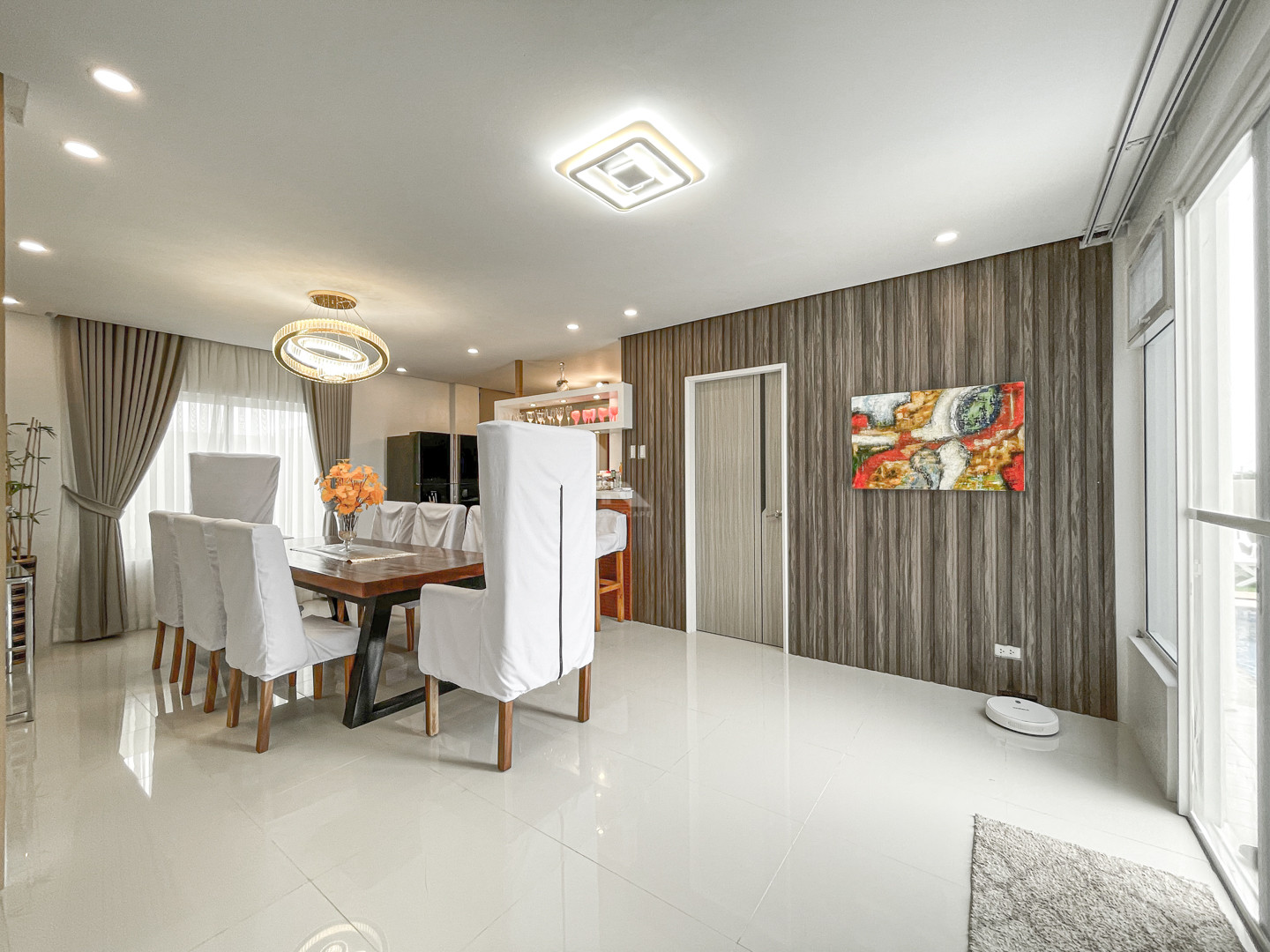 Gorgeous 3 Storey Modern House and Lot For Sale photo 5