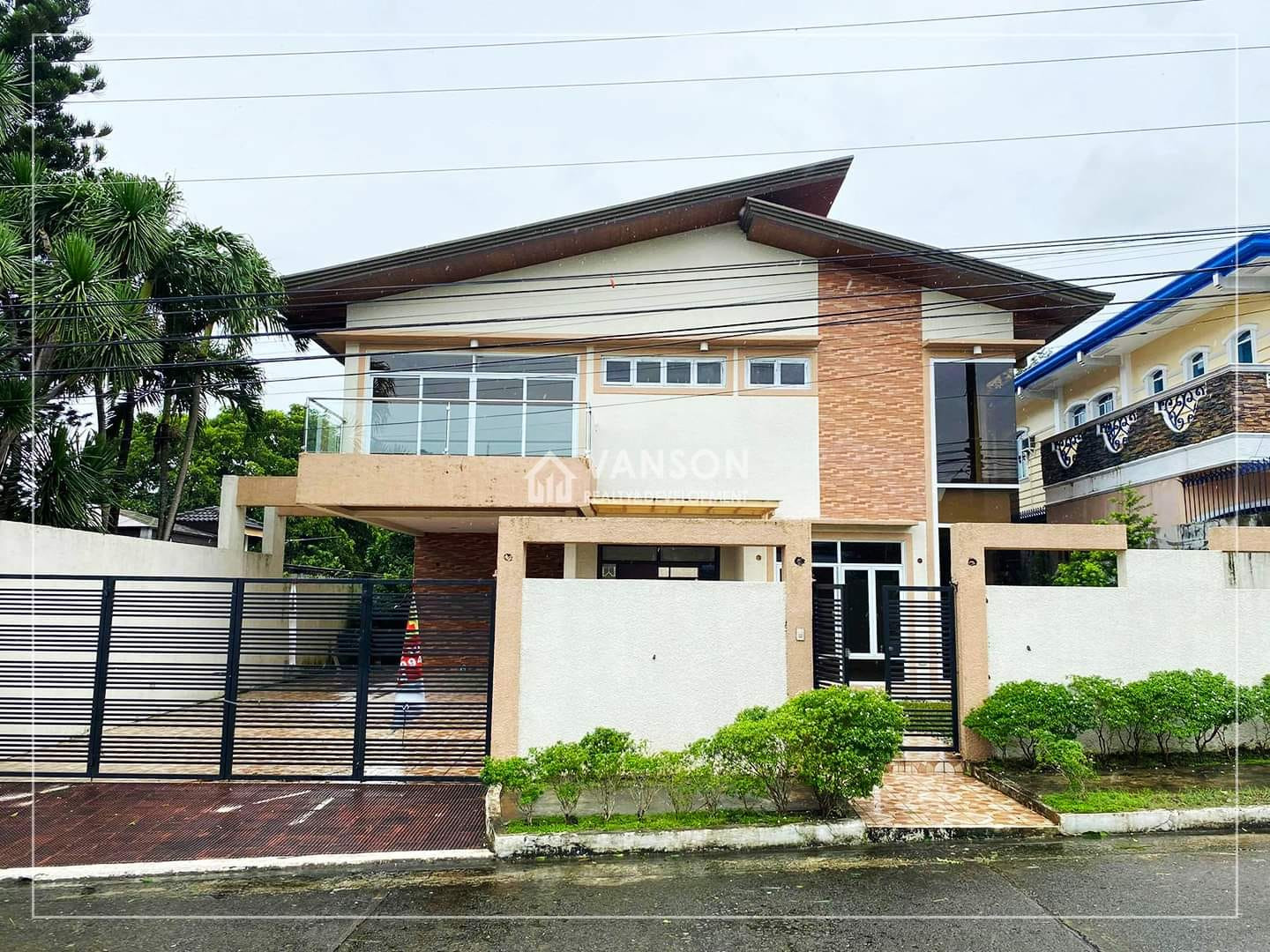 HOUSE AND LOT FOR SALE IN QUEZON CITY photo 1