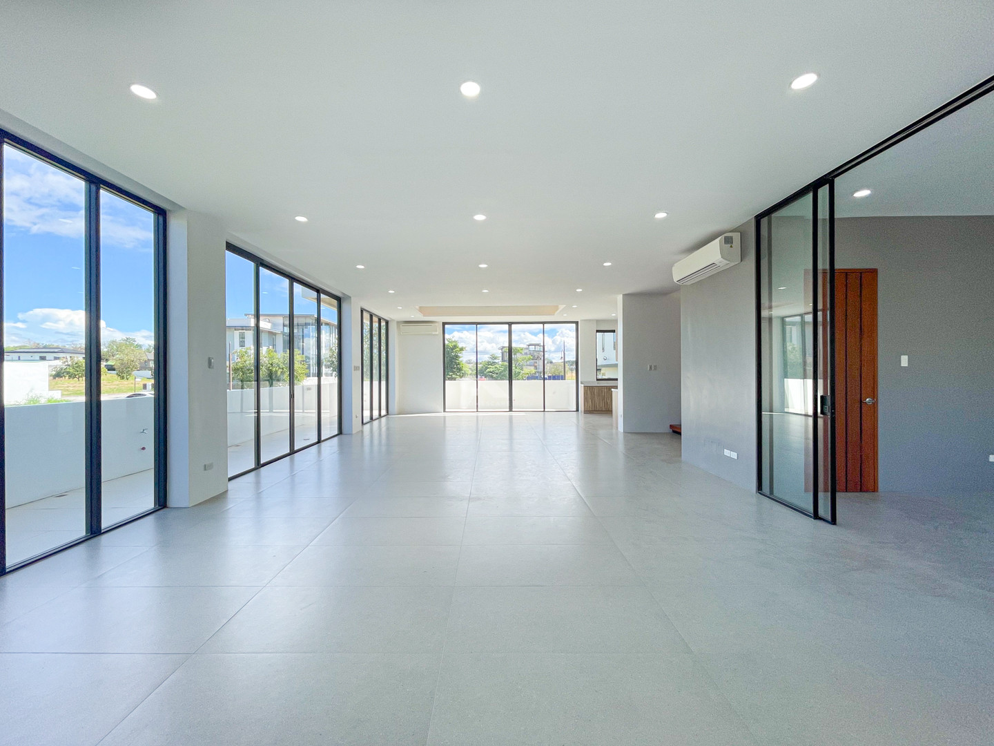 Sophisticated Modern Contemporary House and Lot For Sale photo 4