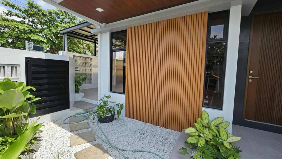 For Sale Modern House with Pool in Angeles City photo 2