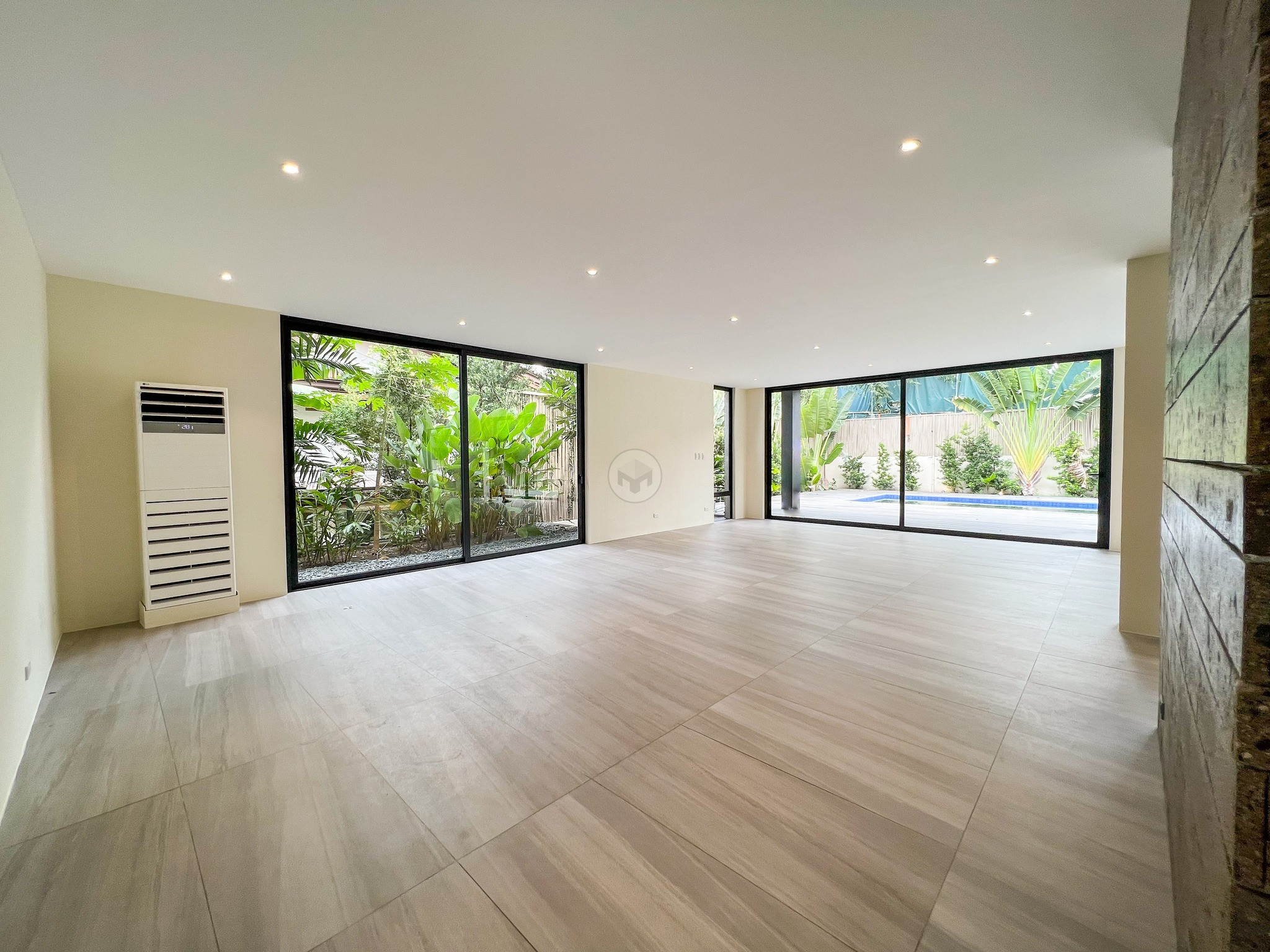 A Mid-Century 4 Bedroom House for Sale in Ayala Alabang photo 3