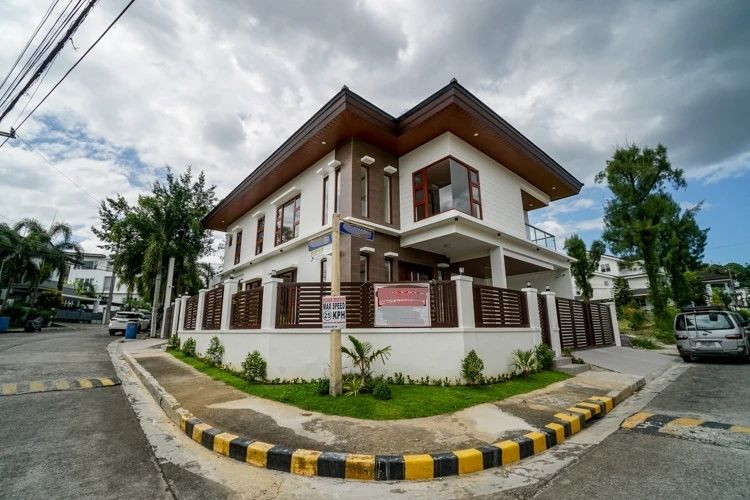 Modern House and Lot for Sale in Vista Real, Quezon City near Ever Commonwealth photo 2