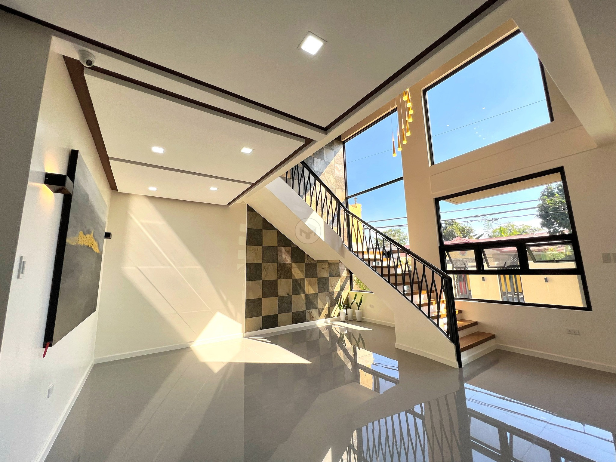 Enticing Peaceful House and Lot for Sale photo 4