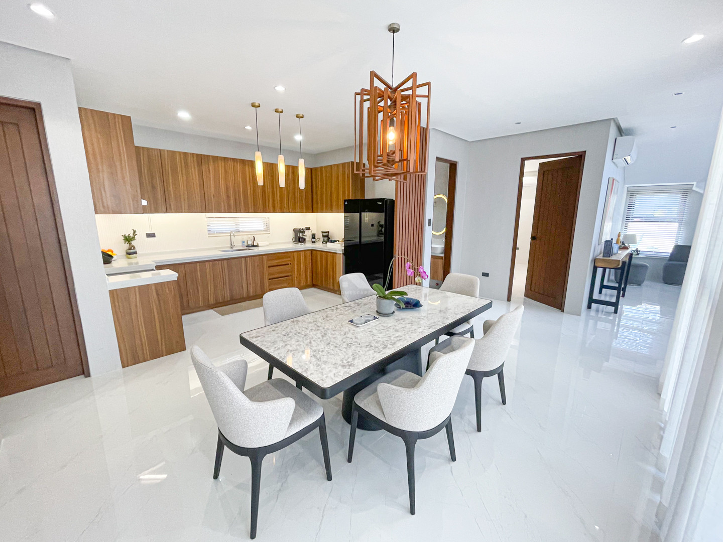 Classy Modern Contemporary House and Lot For Sale in Verdana Homes photo 4