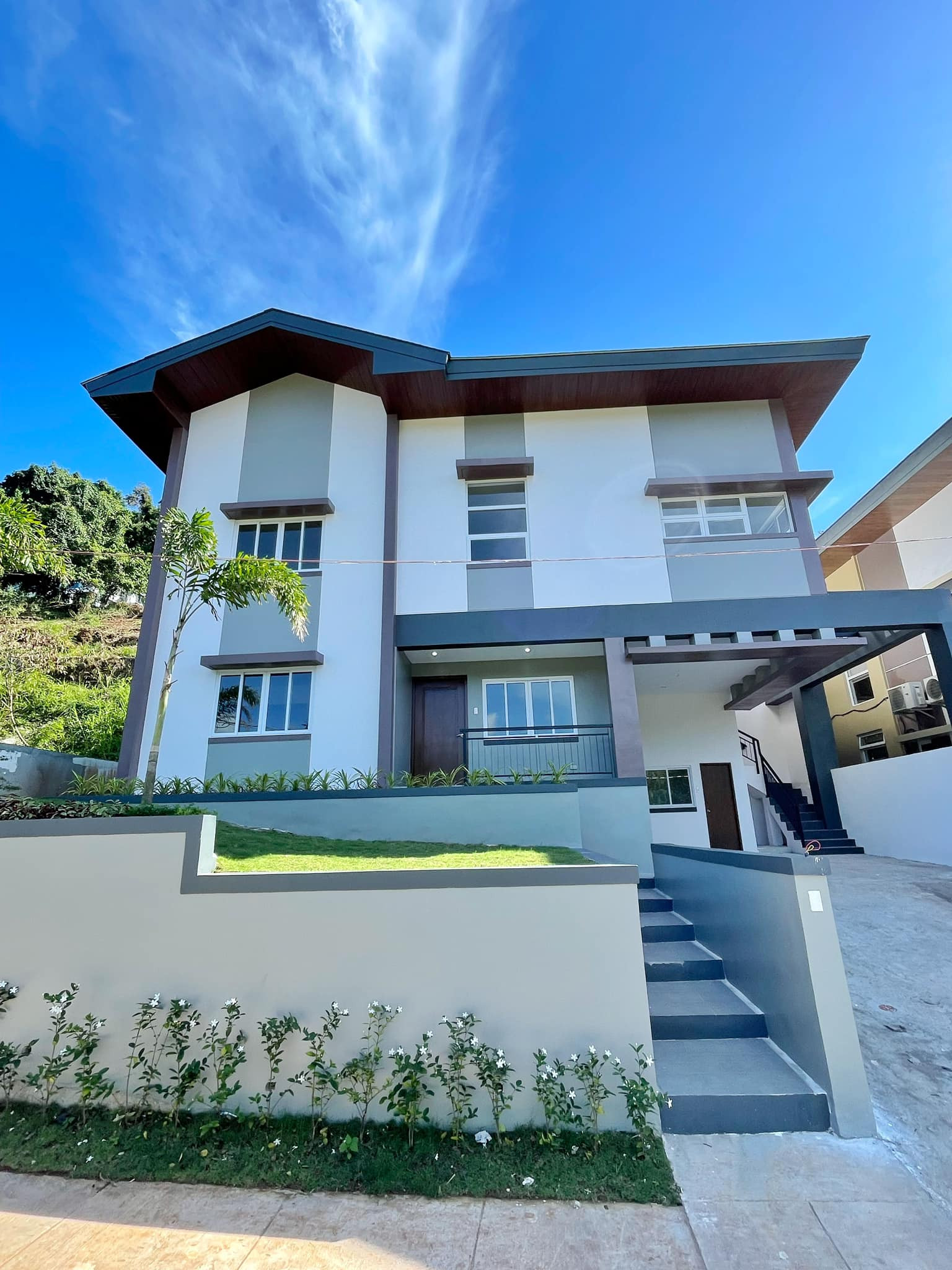 Brand New Modern House and Lot for Sale in Sun Valley Estates photo 1