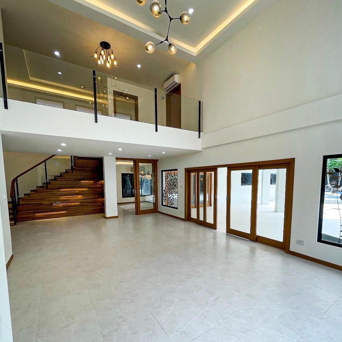 2 Storey Modern House and Lot for Sale in Ayala Alabang, Muntinlupa City photo 3