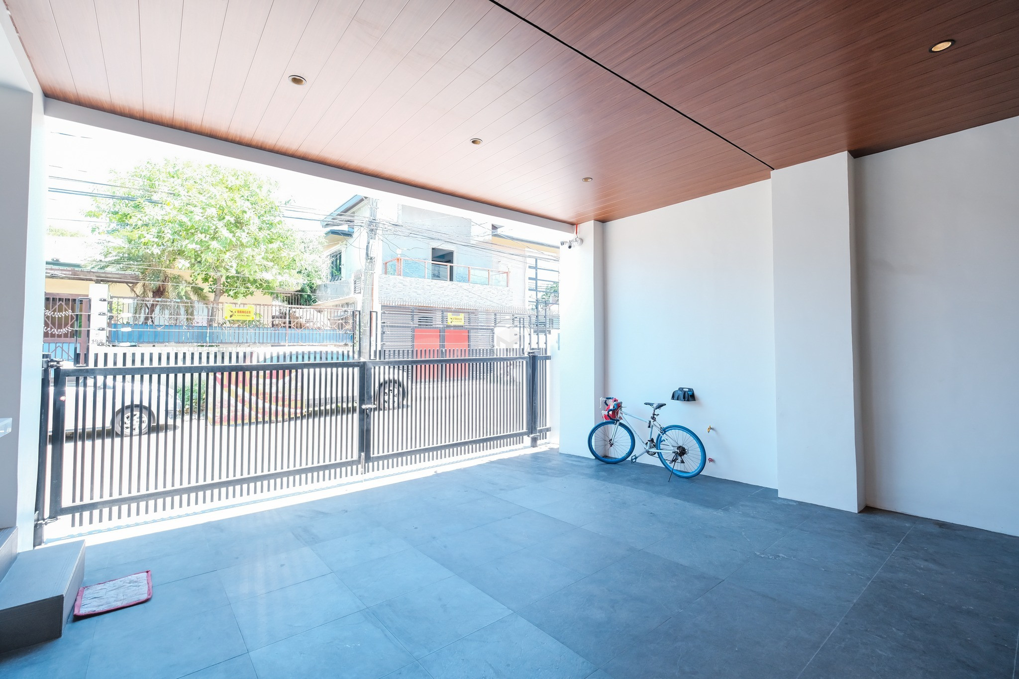 Sneak in this Brand-New 5-Bedroom Home photo 2