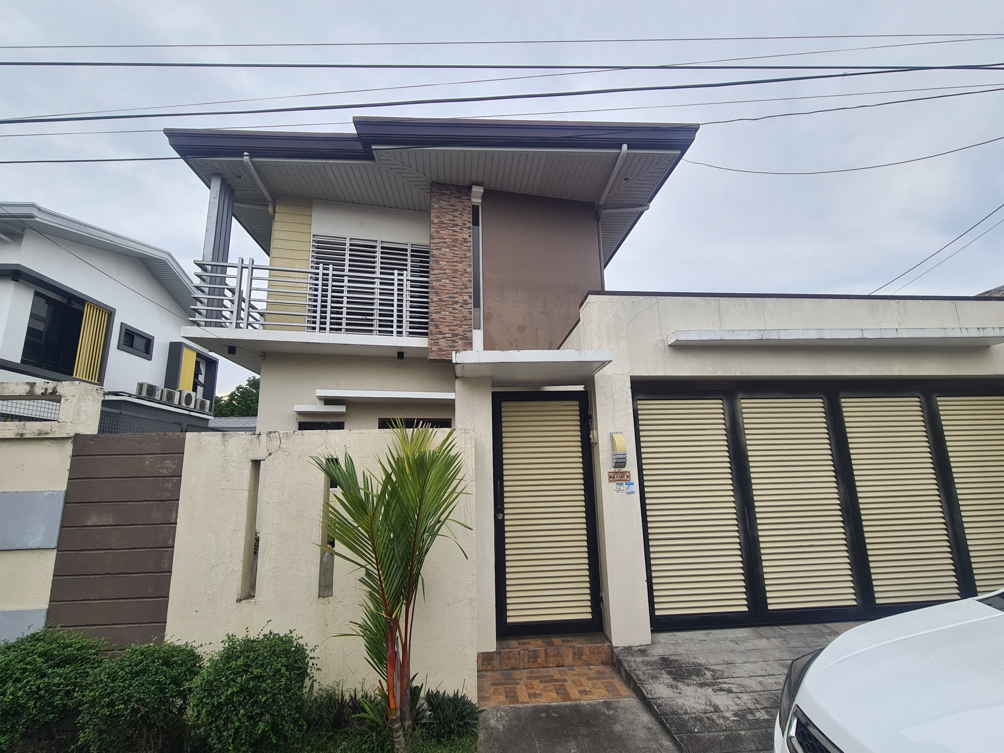 Two Storey House For Sale or Rent photo 1