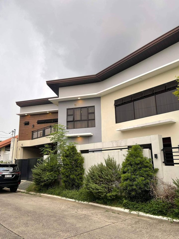 Modern Corner House and Lot For Sale in BF Homes Las Pinas photo 1