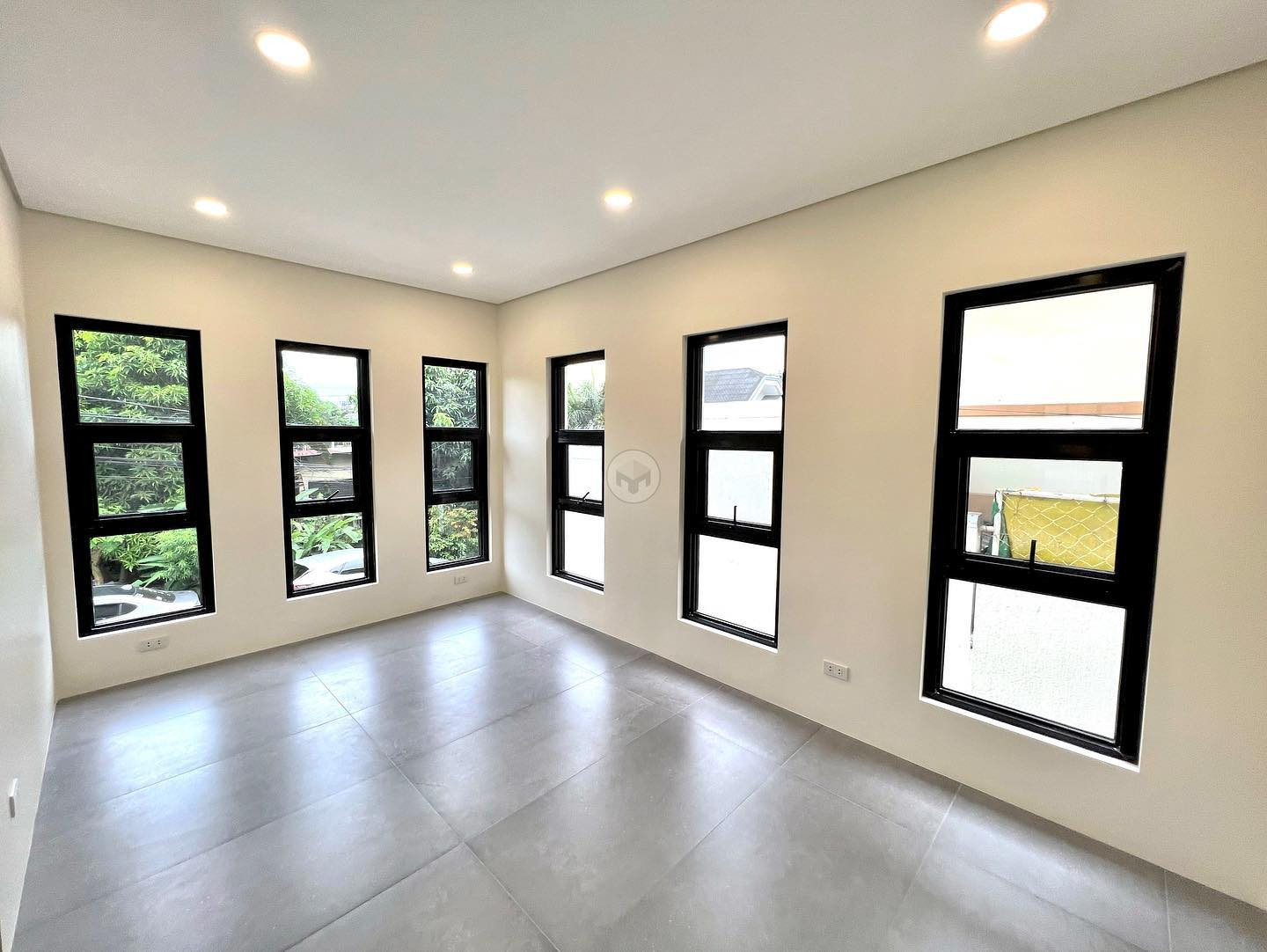 Ultramodern Charming House and Lot for Sale in Filheights Subd. photo 5