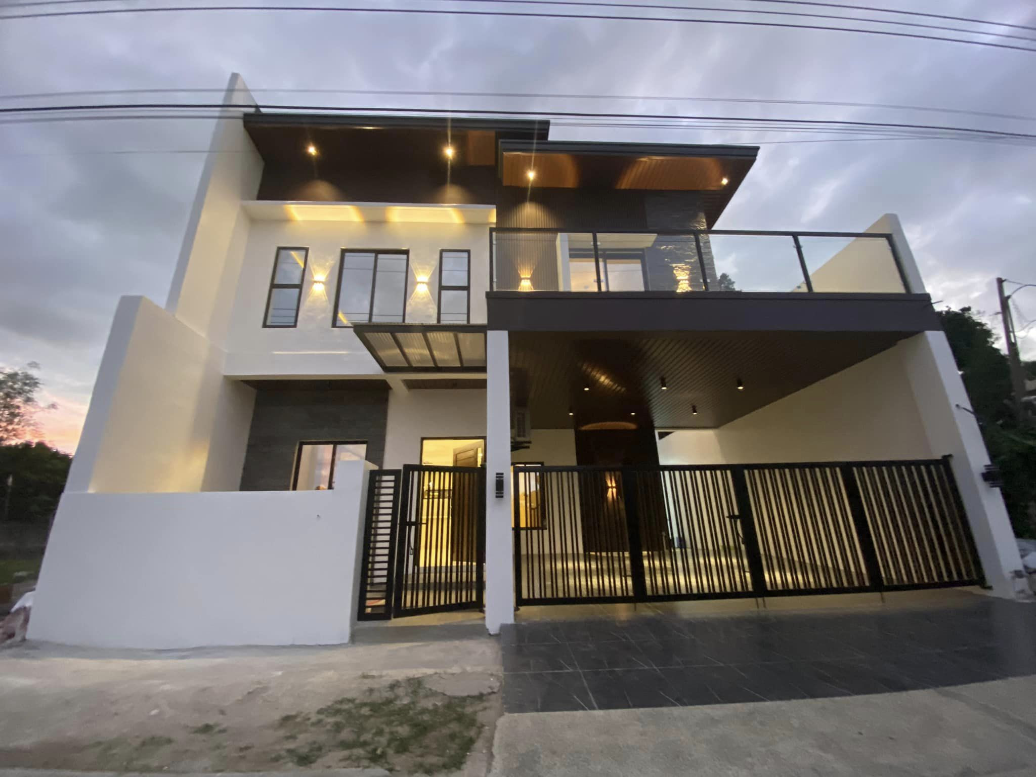 MODERN CONTEMPORARY TWO STOREY HOUSE WITH POOL photo 2