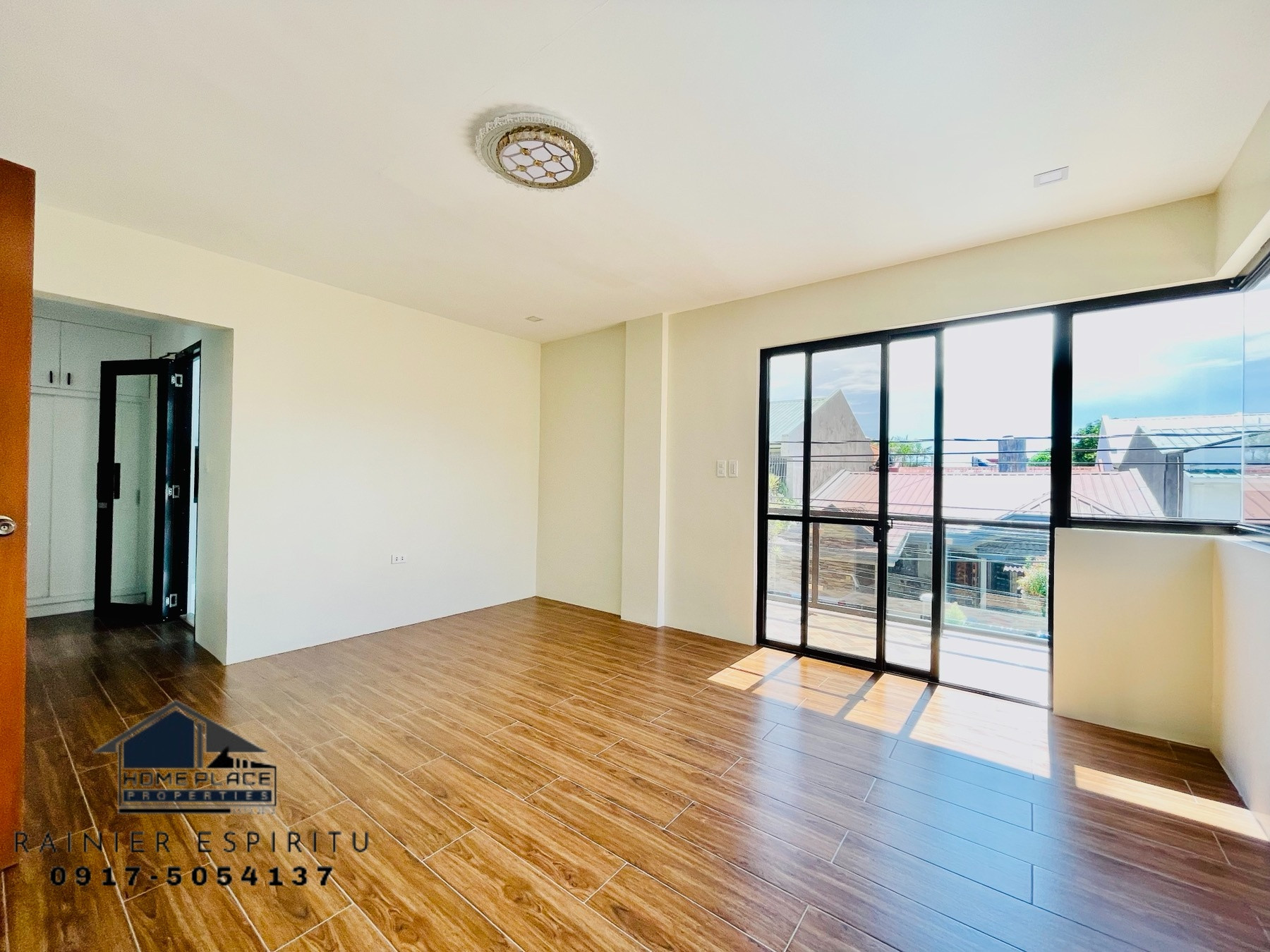 Striking Brand New Single Detached for Sale in Multinational Village photo 3