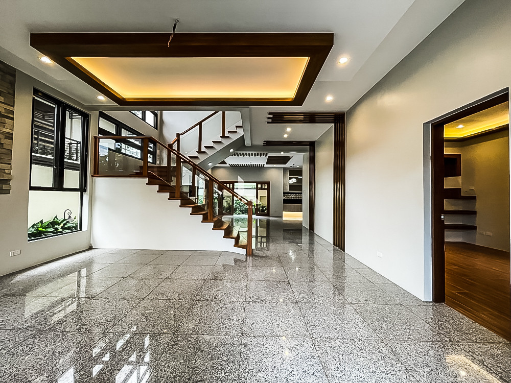 Elegant Brand New 2-Storey House For Sale photo 4
