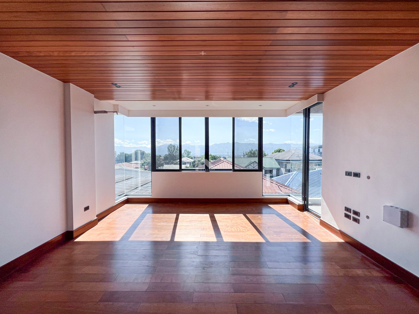 Notable Modern Contemporary Home with Panoramic View in Filinvest 2 photo 4