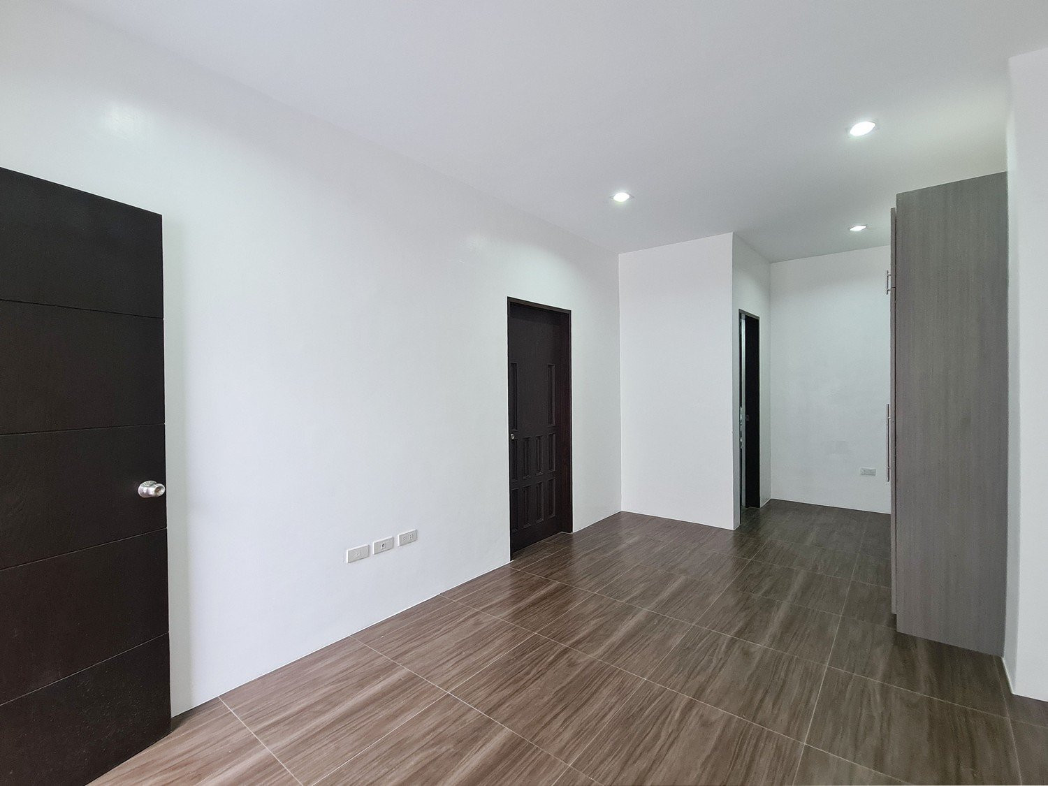 5 Bedroom New Bungalow for Sale photo 5