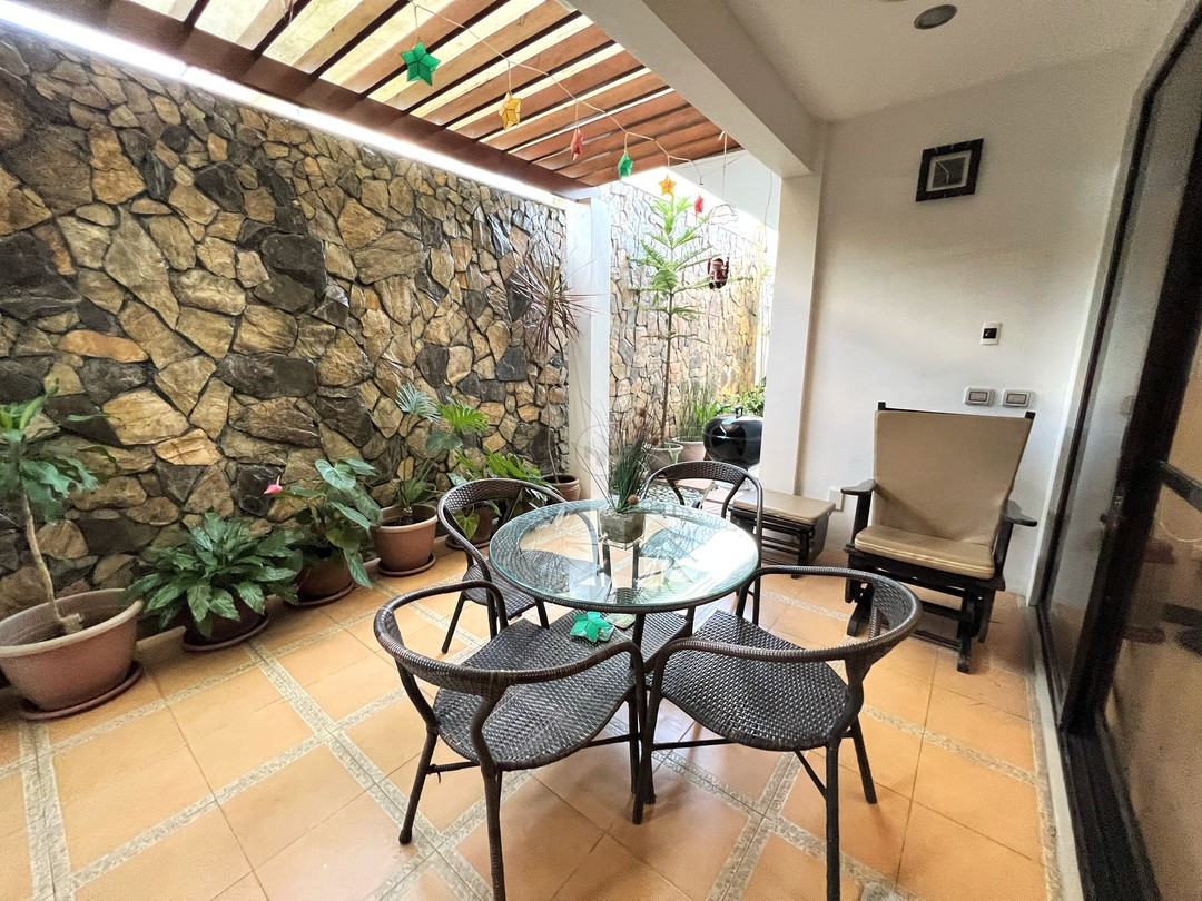 An Awe-Inspiring House and Lot for Sale in Tagaytay City photo 2