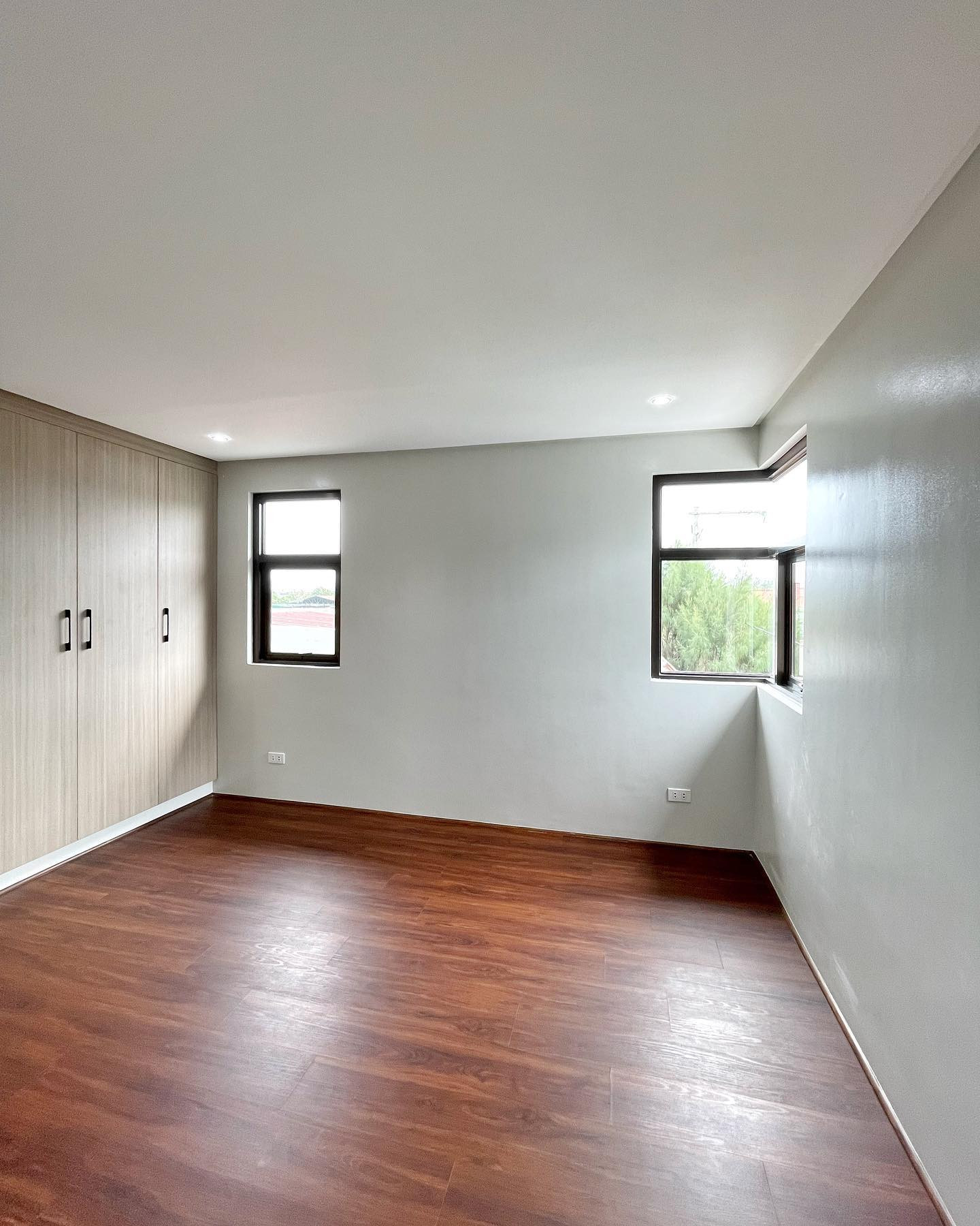 Brand New 3-Storey Modern Corner House for Sale w/ Swimming pool photo 5